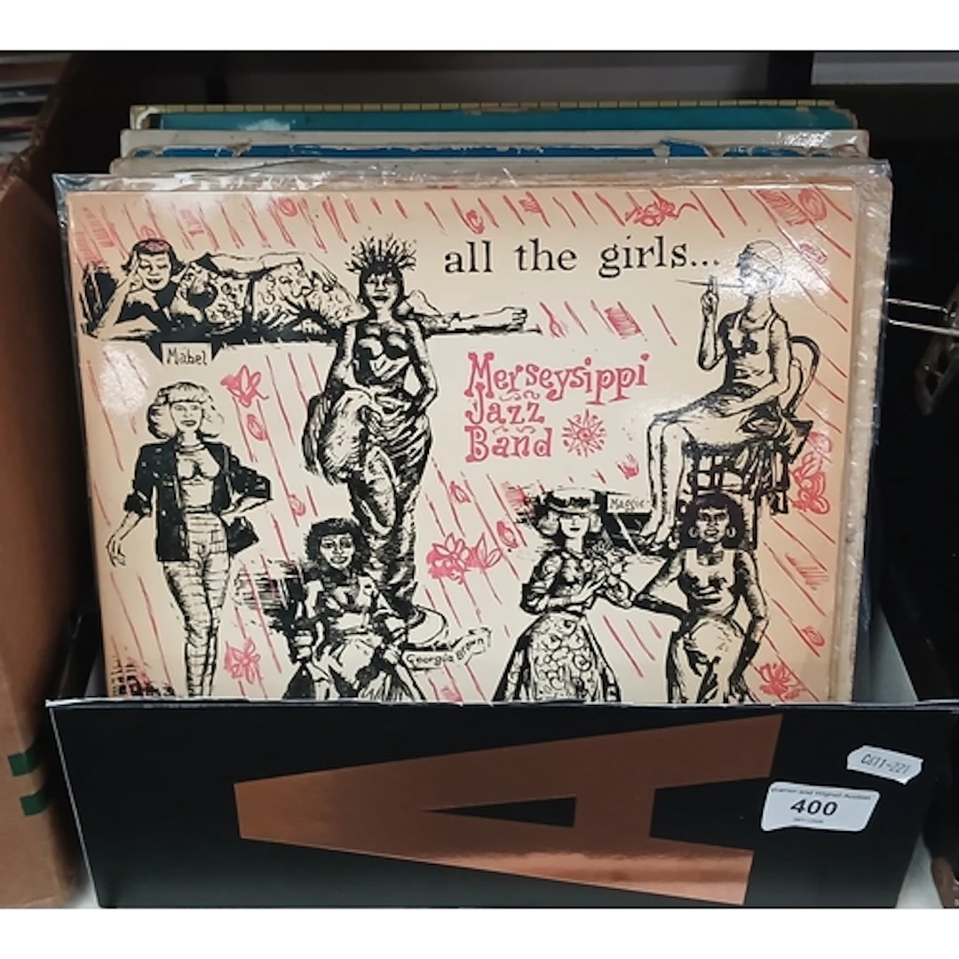 A box of assorted old jazz & blues 10" vinyl album lps.