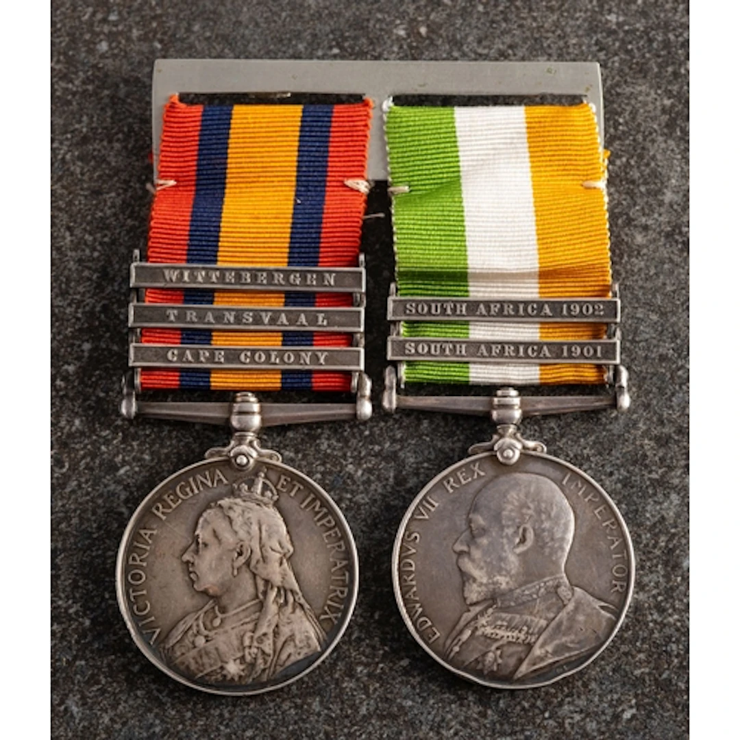 A Queen's South Africa pair to '56979 Gnr J Keefe 8th B RFA'...