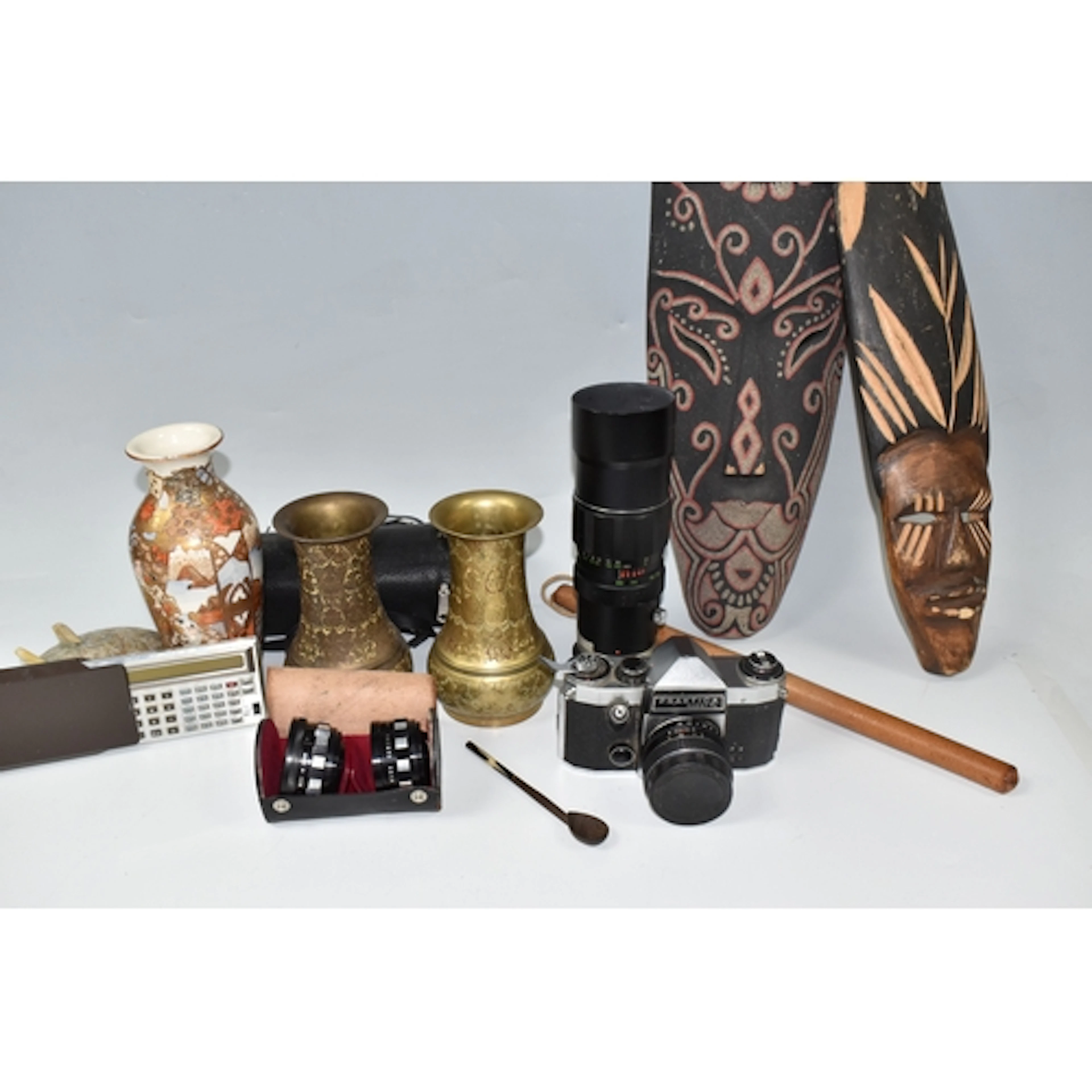 A BOX OF VINTAGE MISCELLANEOUS ITEMS to include an early/mid...