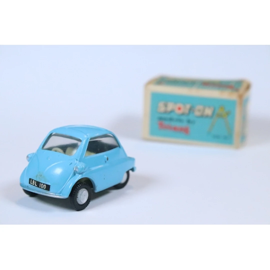 Boxed Triang Spot On 118 BMW Isetta diecast model in pale bl...