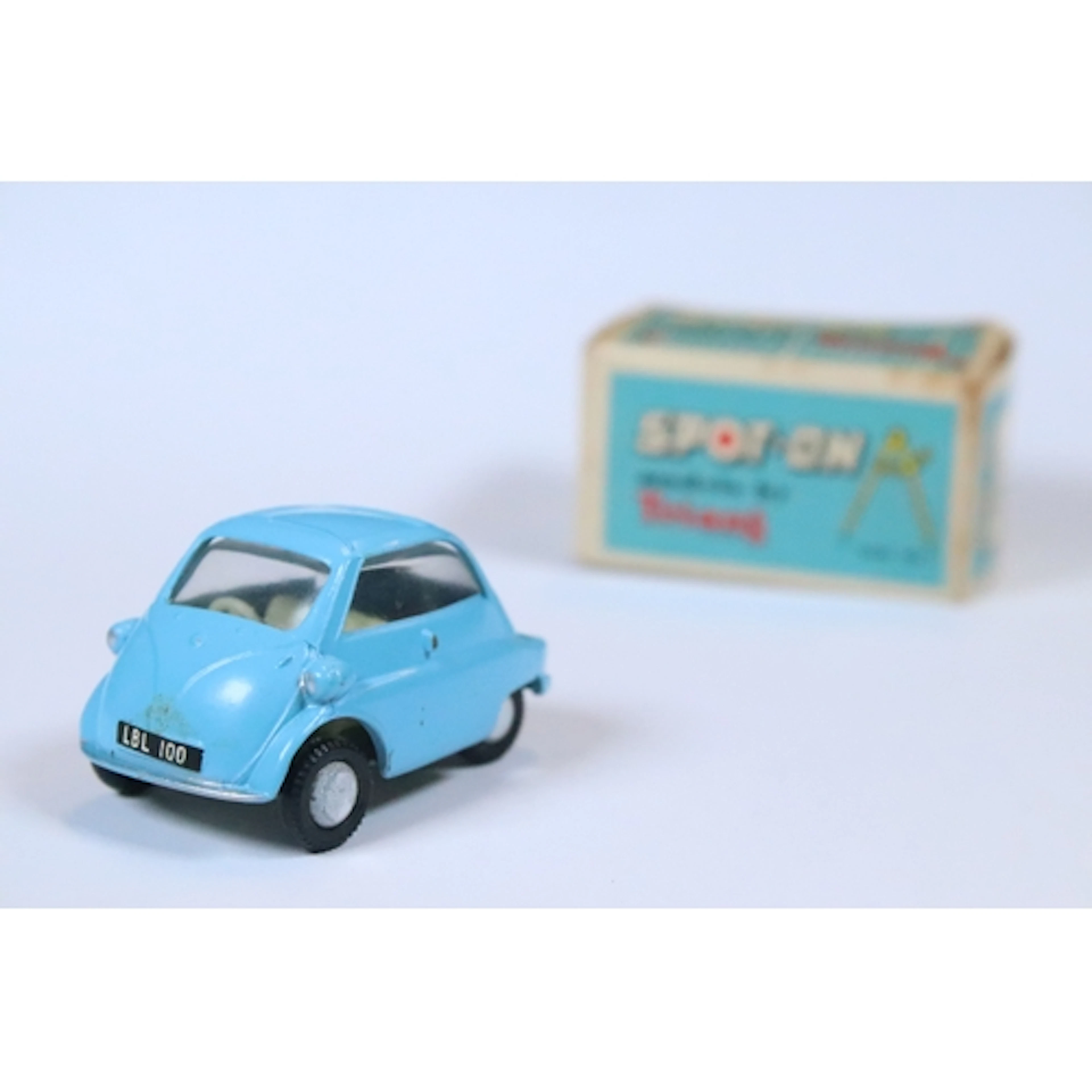 Boxed Triang Spot On 118 BMW Isetta diecast model in pale bl...