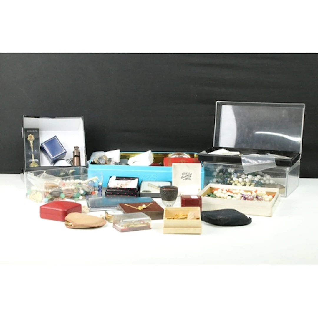 Collection of mixed collectables and costume jewellery to in...