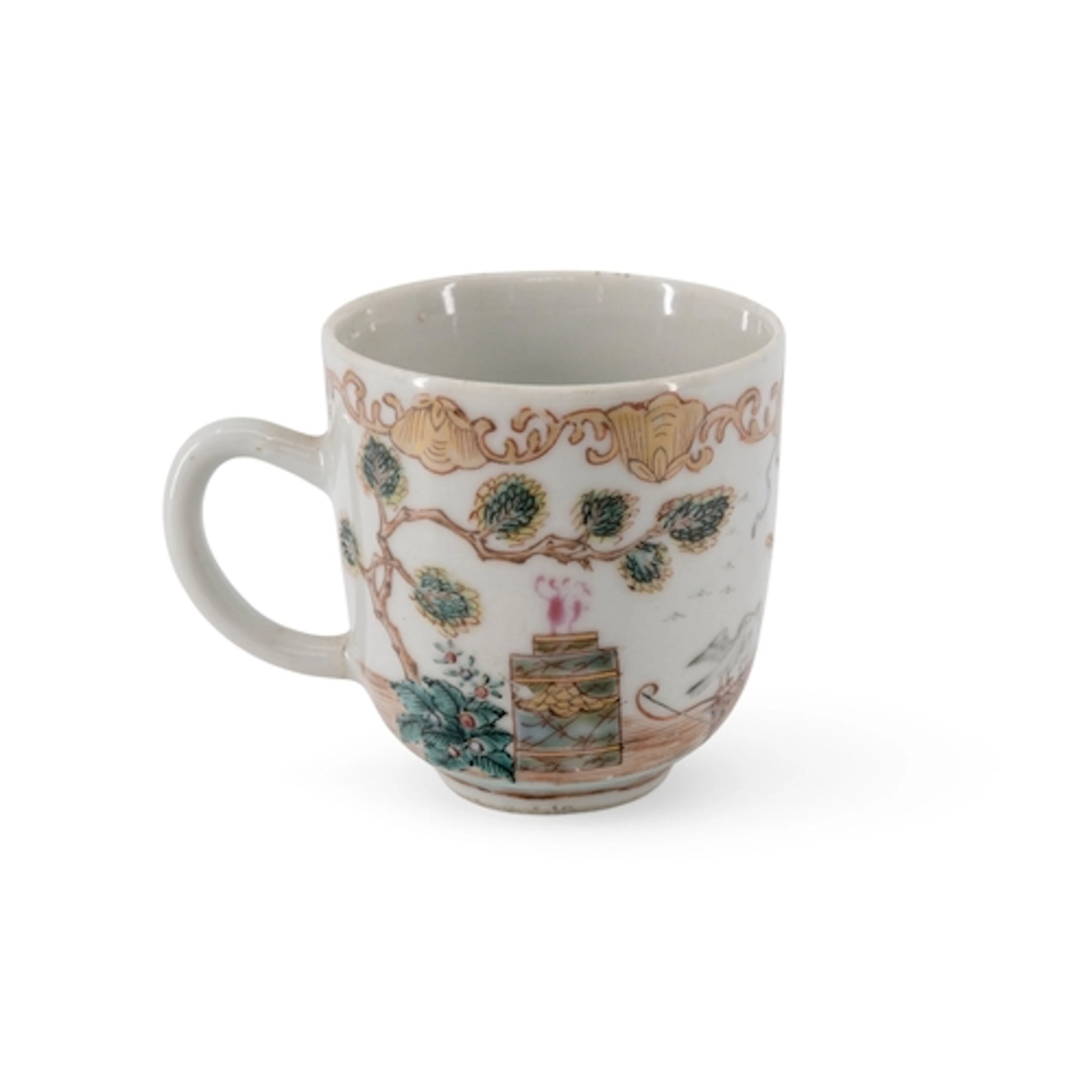 A SMALL CHINESE EXPORT CUP QIANLONG PERIOD (1736-1795) paint...