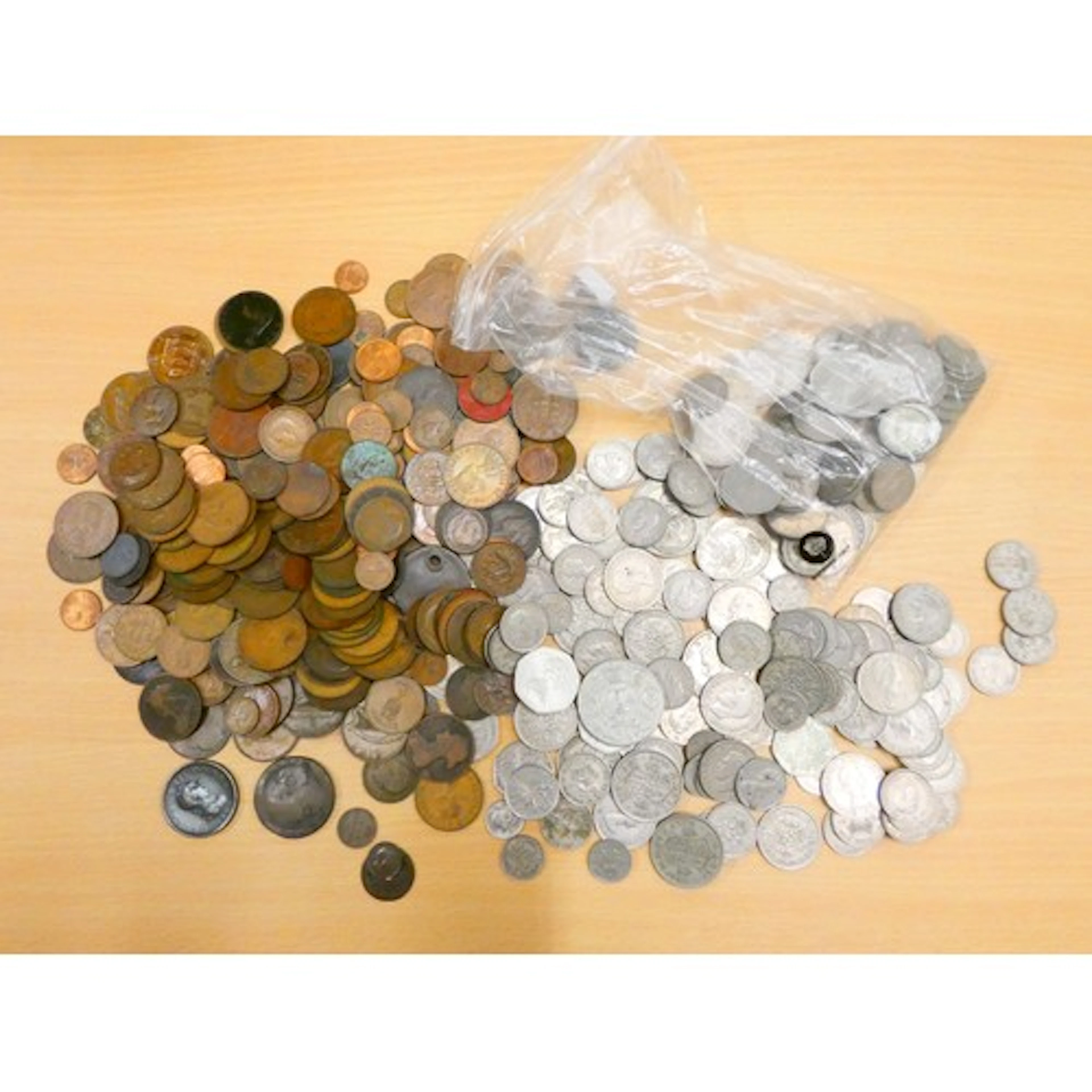 Collection of pre-decimal coins to include a 1902 third fart...