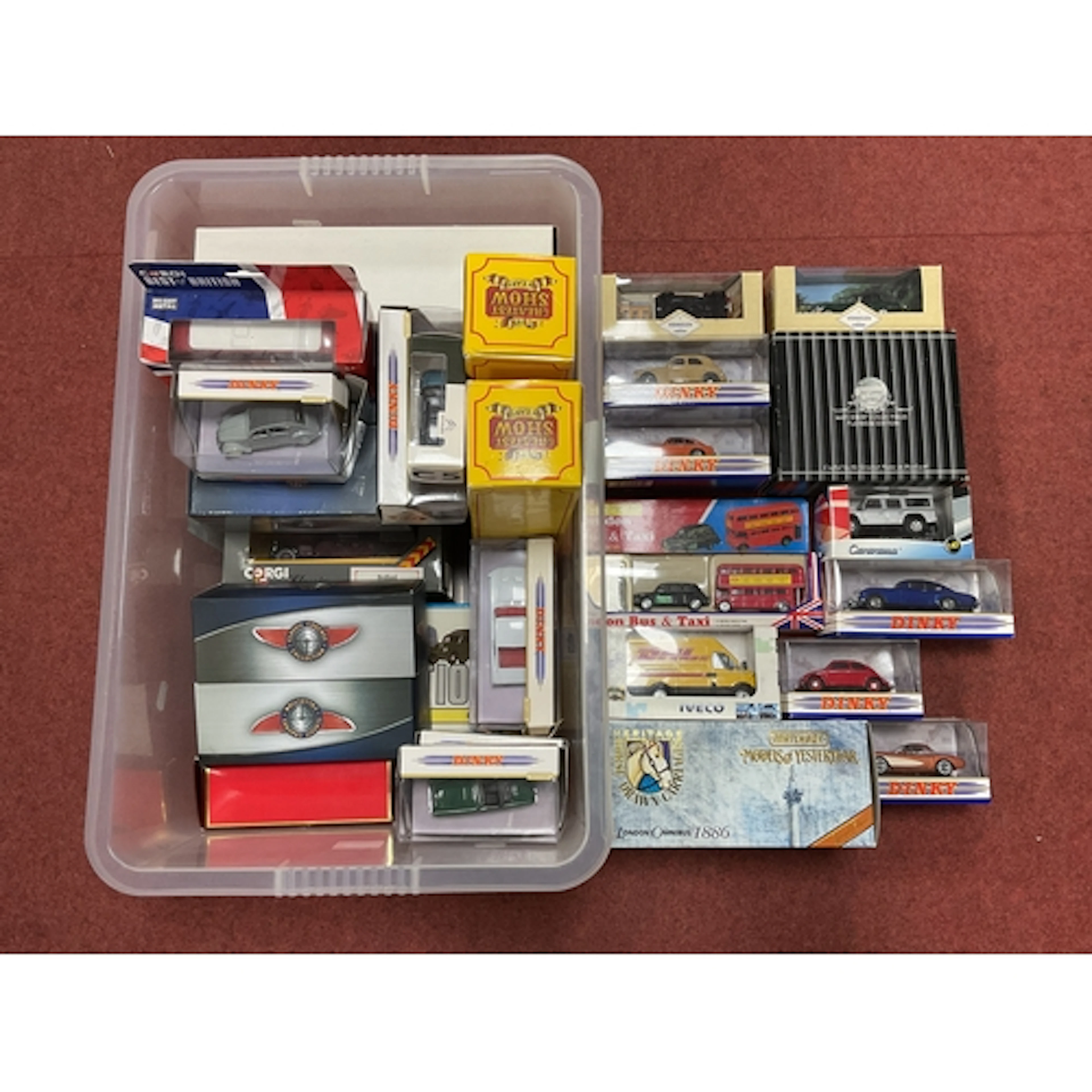 A quantity of predominantly modern Diecast vehicles by Match...
