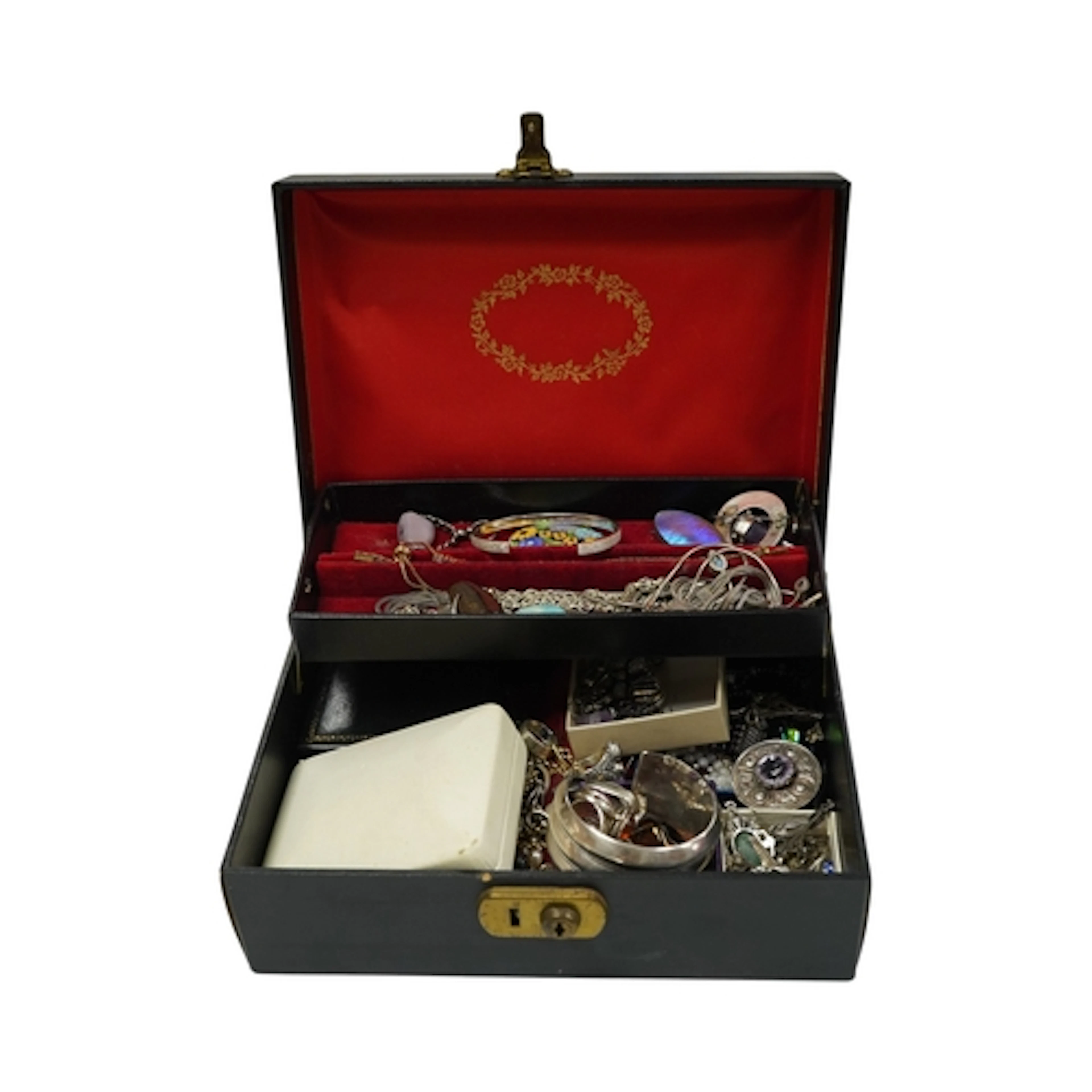A jewellery box containing a quantity of assorted mainly 925...