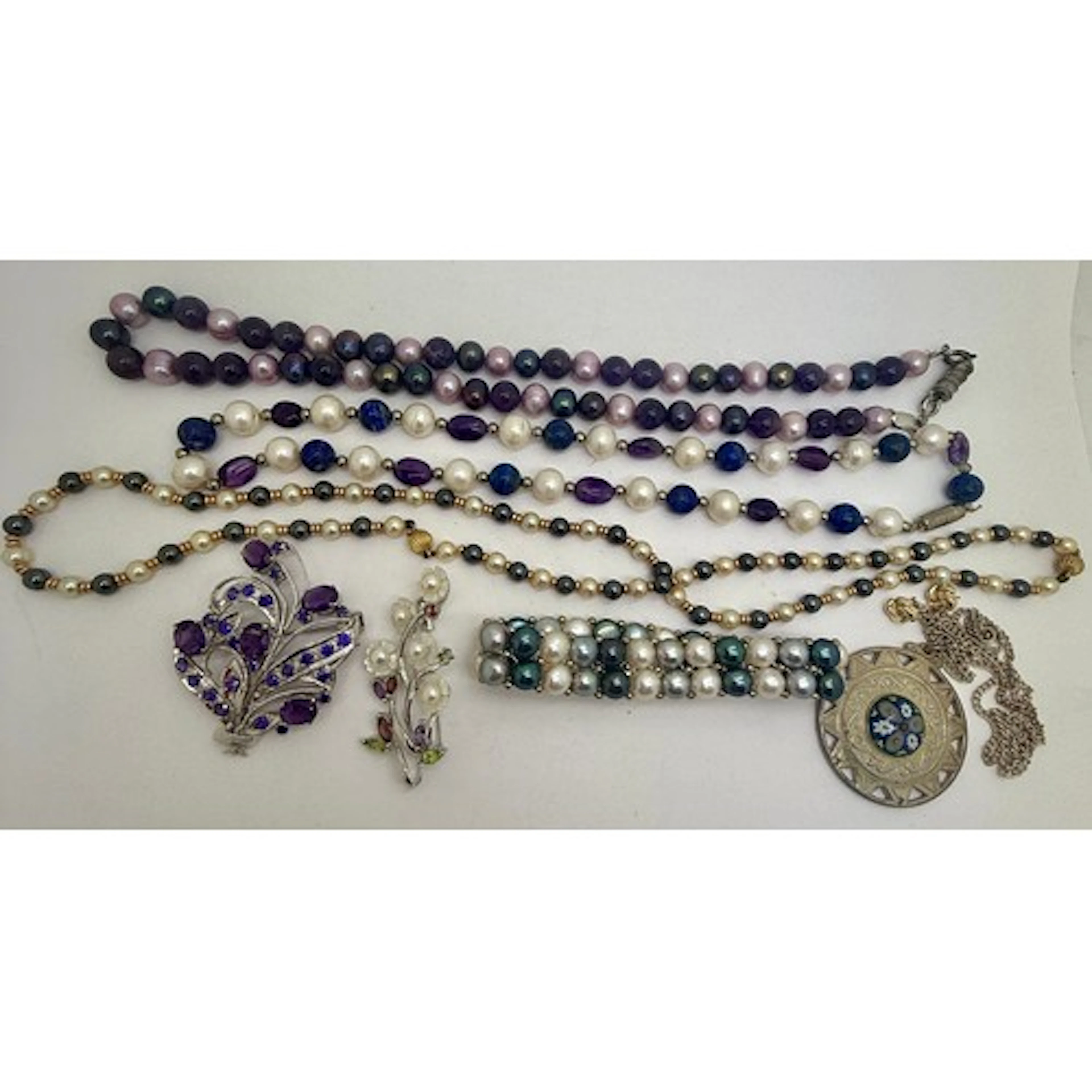 Jewellery to include cultured pearl necklace, pearl necklace...