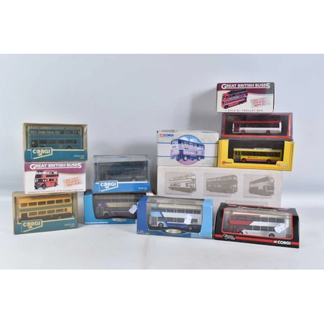 A QUANTITY OF BOXED DIECAST BUSES, to include a Corgi Travel...