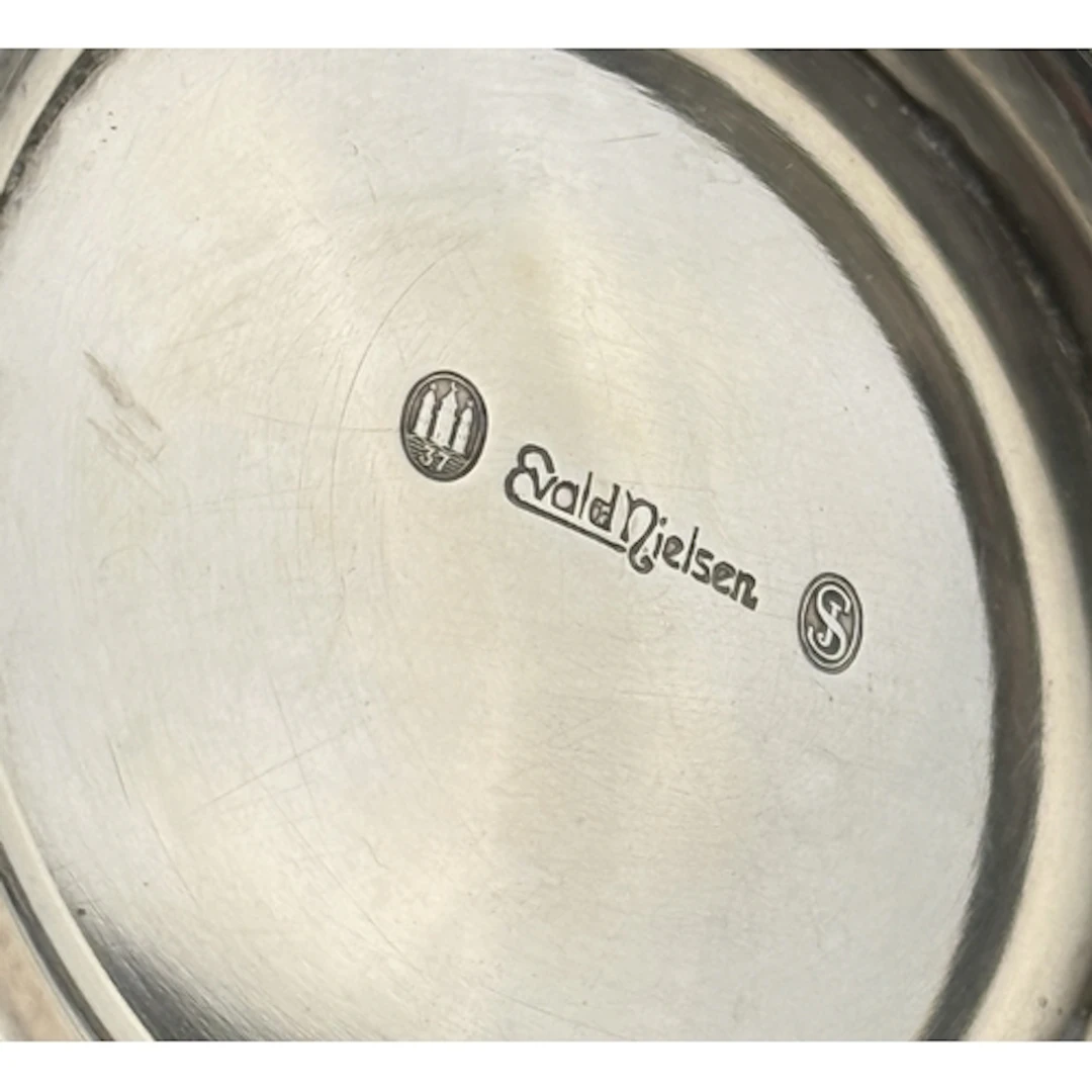 EVALD NIELSEN: A DANISH ART DECO SILVER CIRCULAR BOWL, COPEN...