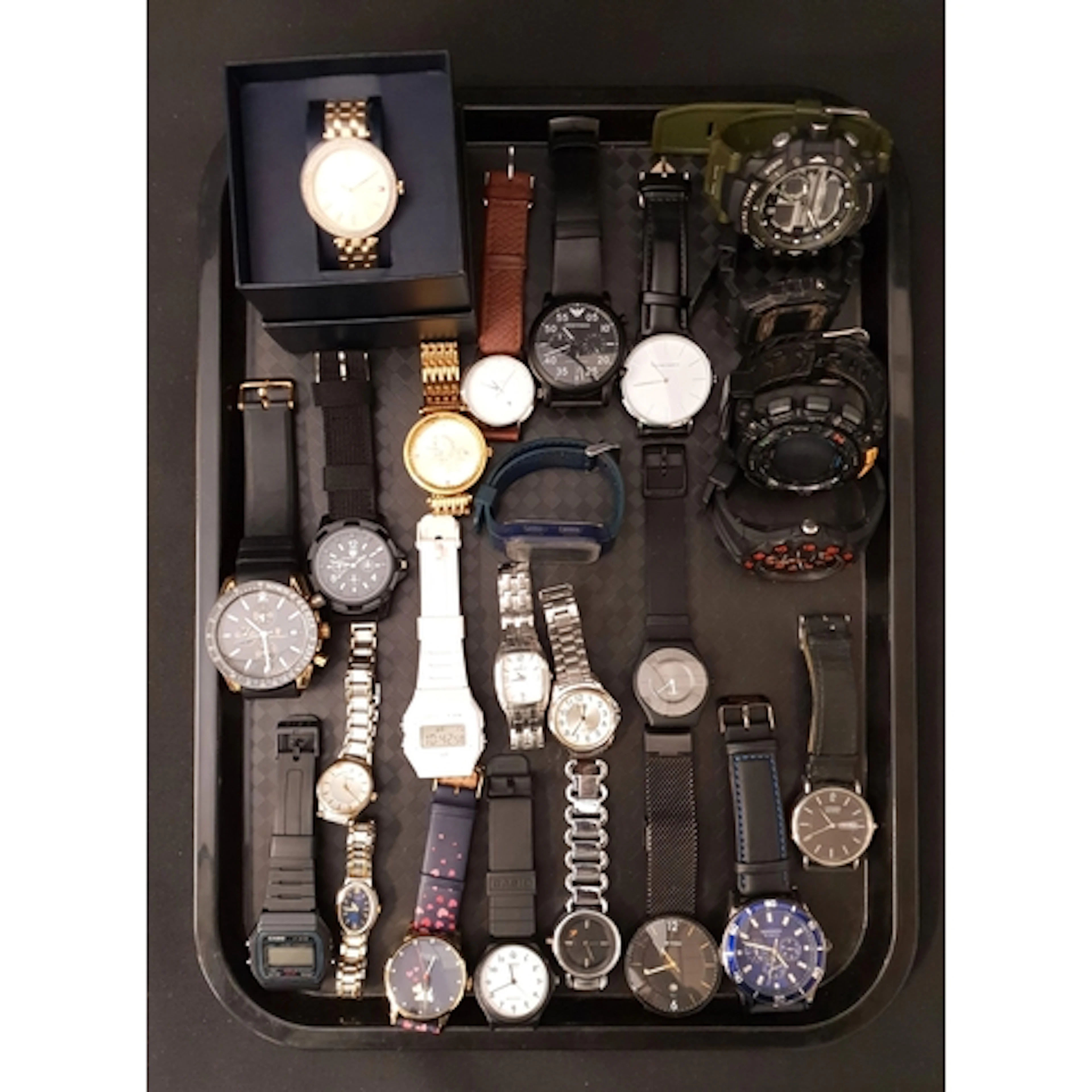 SELECTION OF LADIES AND GENTLEMEN'S WRISTWACHES including To...