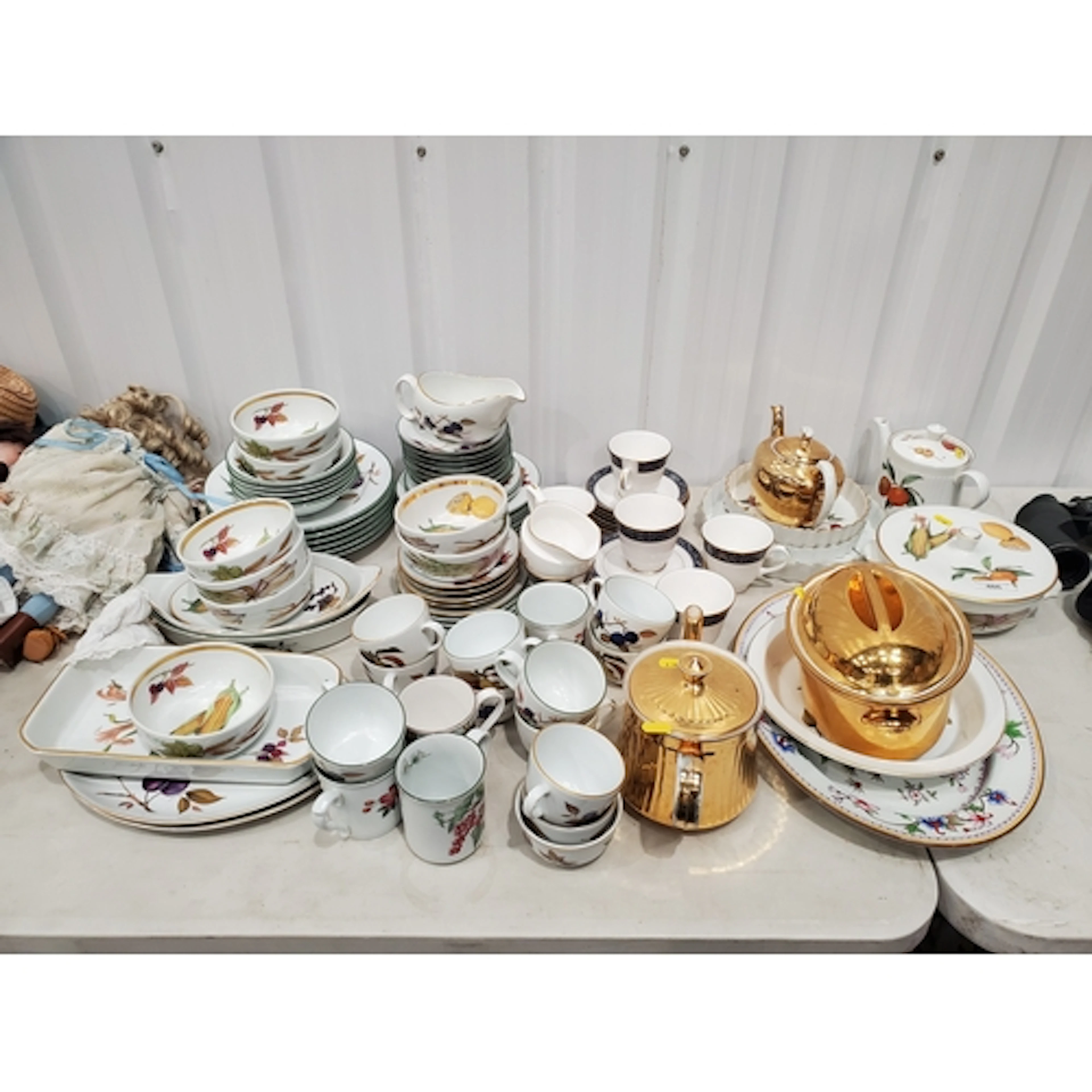 A Royal Worcester 'Evesham' Dinner and Tea Service, and a Ro...
