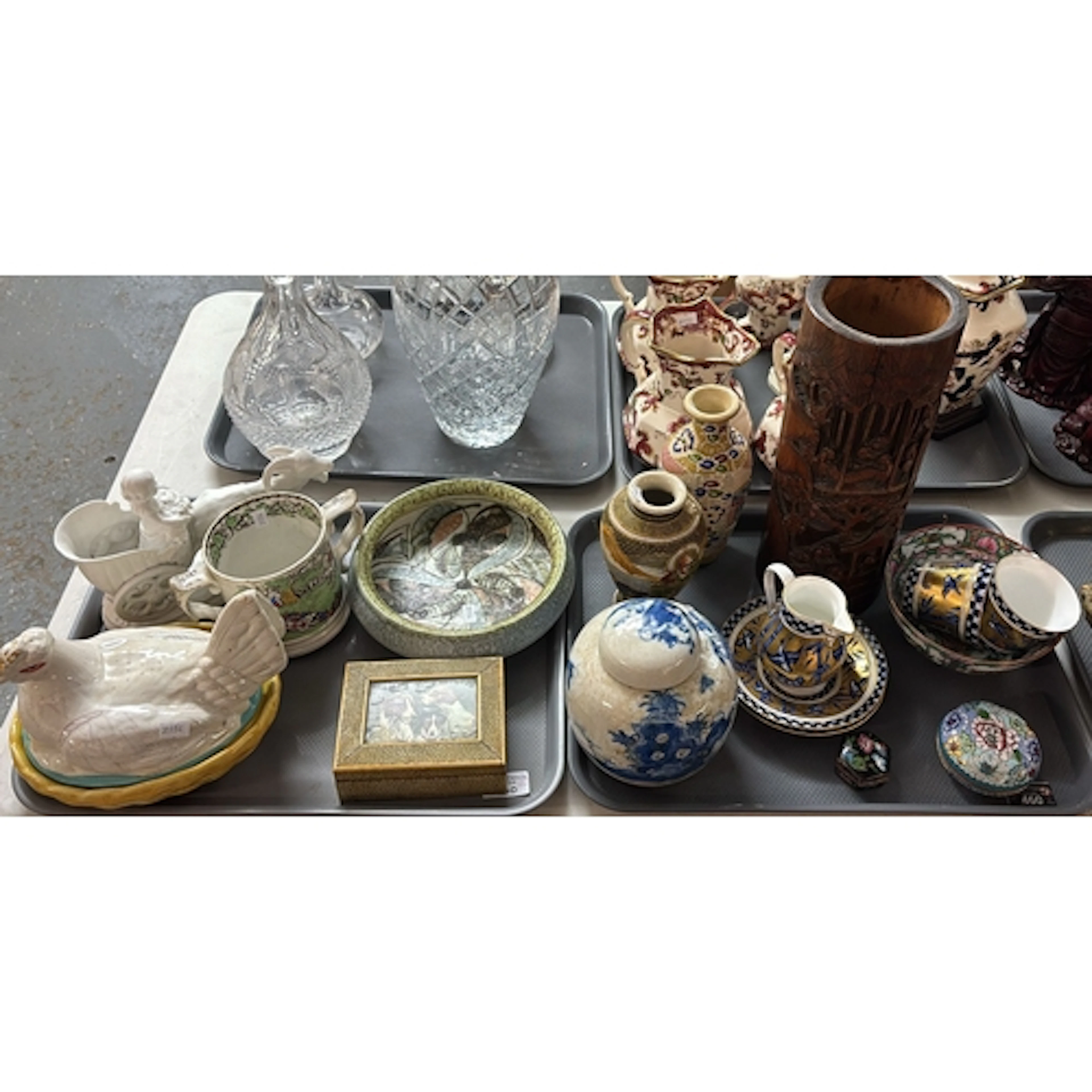 Two trays of ceramic items to include: Bourne Denby Glyn Col...