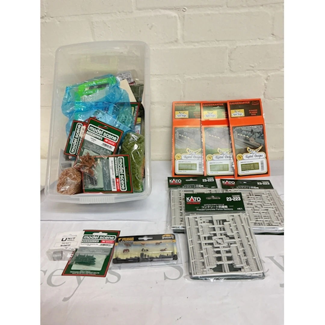 A Box Containing N Gauge Accessories. No Reserve.