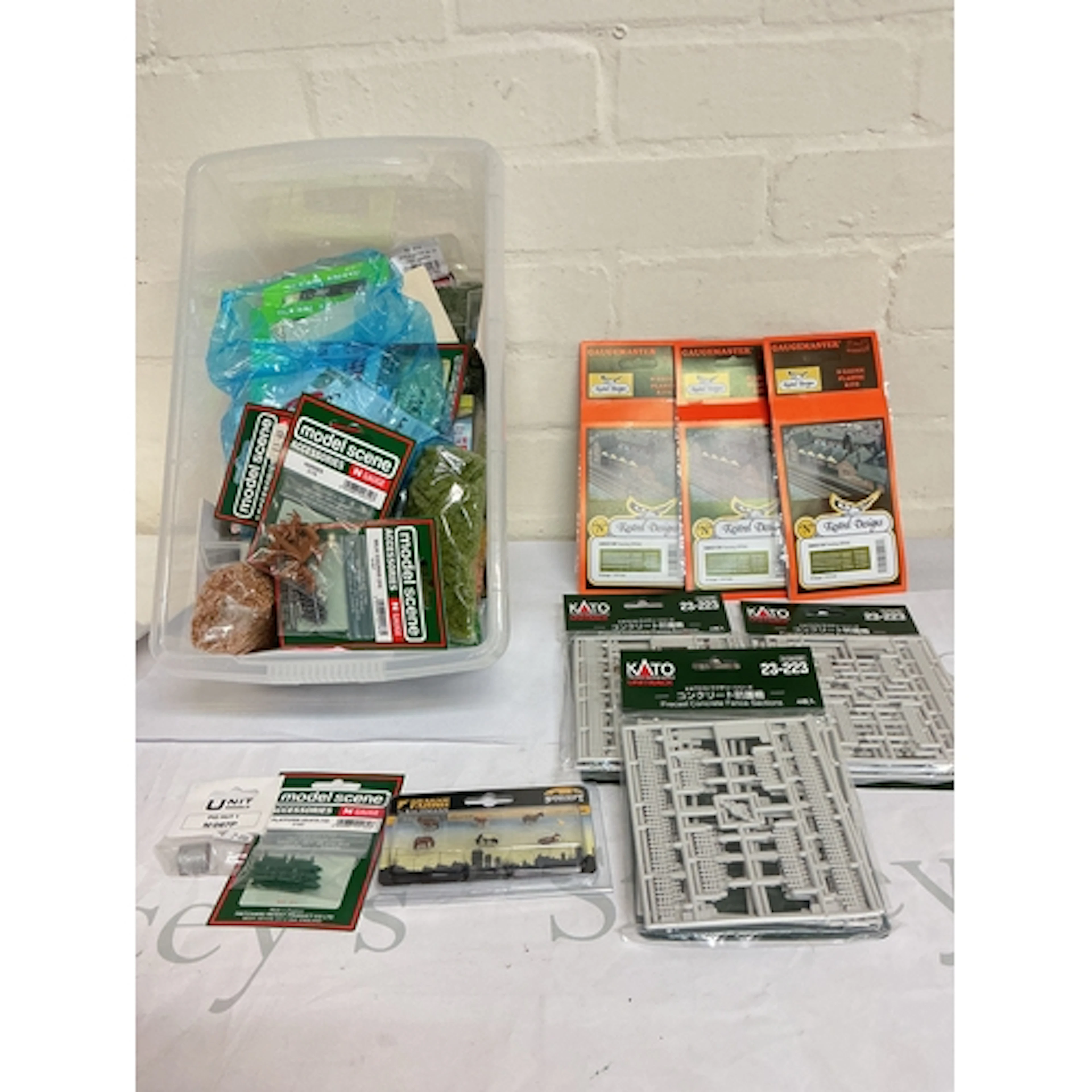 A Box Containing N Gauge Accessories. No Reserve.