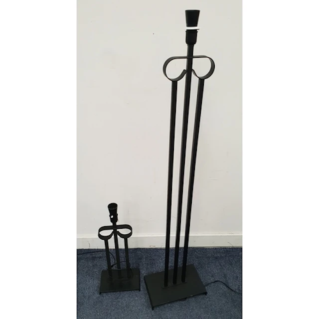 PAIR OF CONTEMPORARY LAMPS both of black painted cast metal ...
