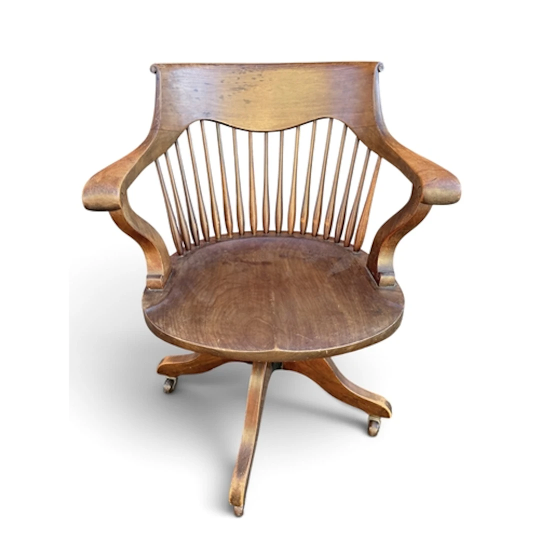 AN OAK SWIVEL SHIP CAPTAINS CHAIR 63cm x 63cm x 79cm...