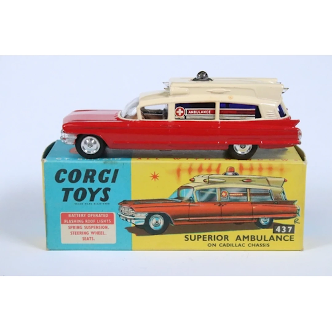 Boxed Corgi 437 Superior Ambulance on Cadillac chassis dieca...
