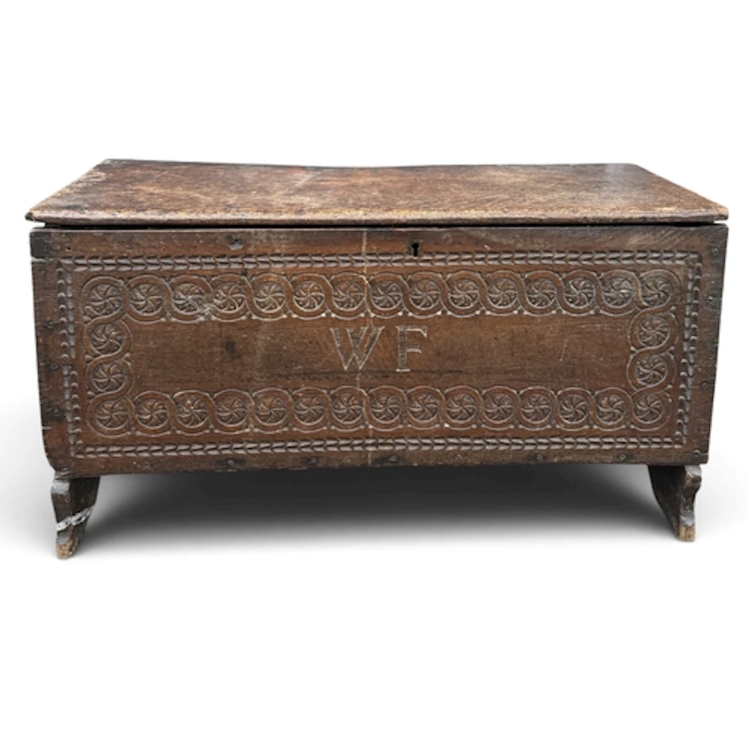 A 17TH CENTURY OAK COFFER 107cm x 55cm x 44cm