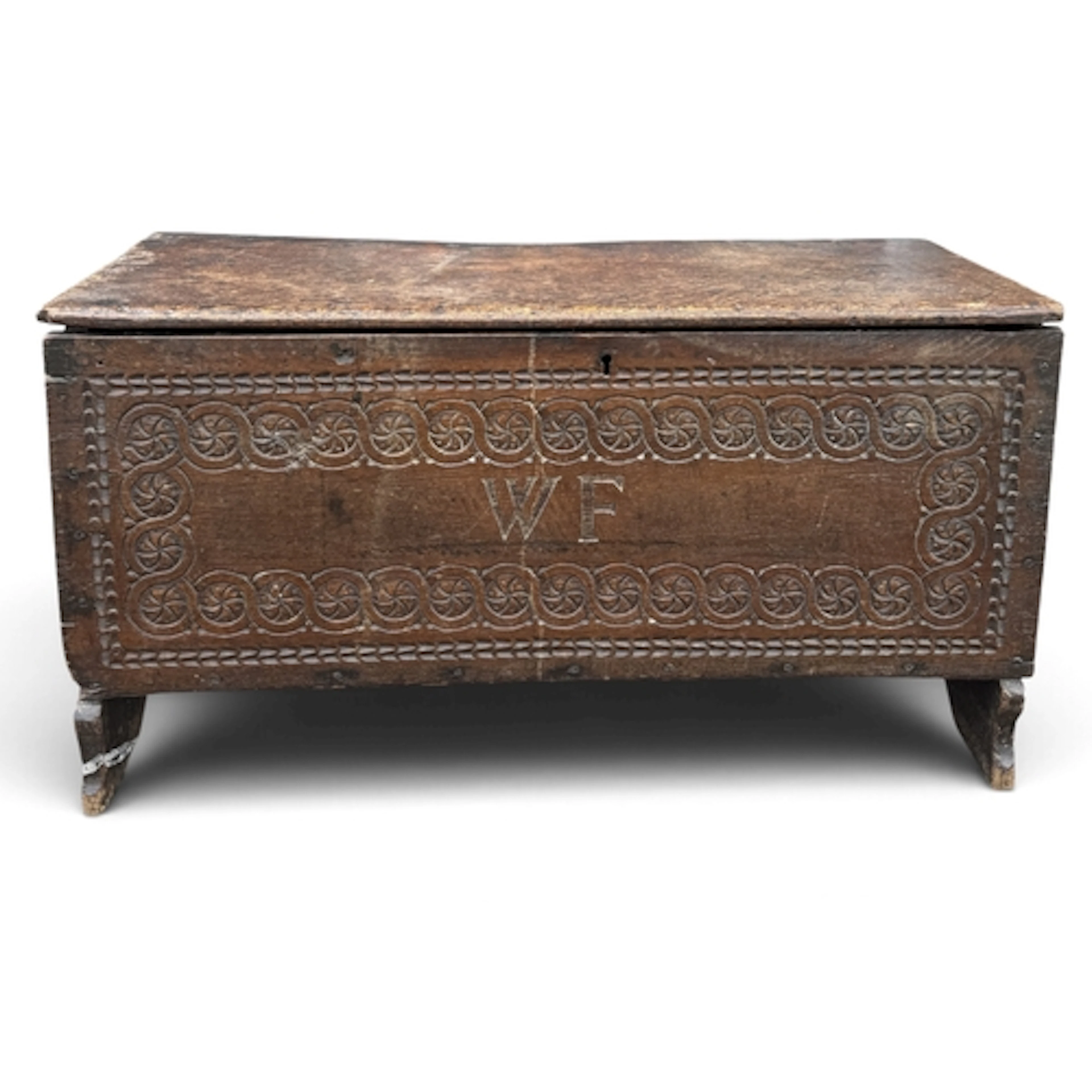 A 17TH CENTURY OAK COFFER 107cm x 55cm x 44cm