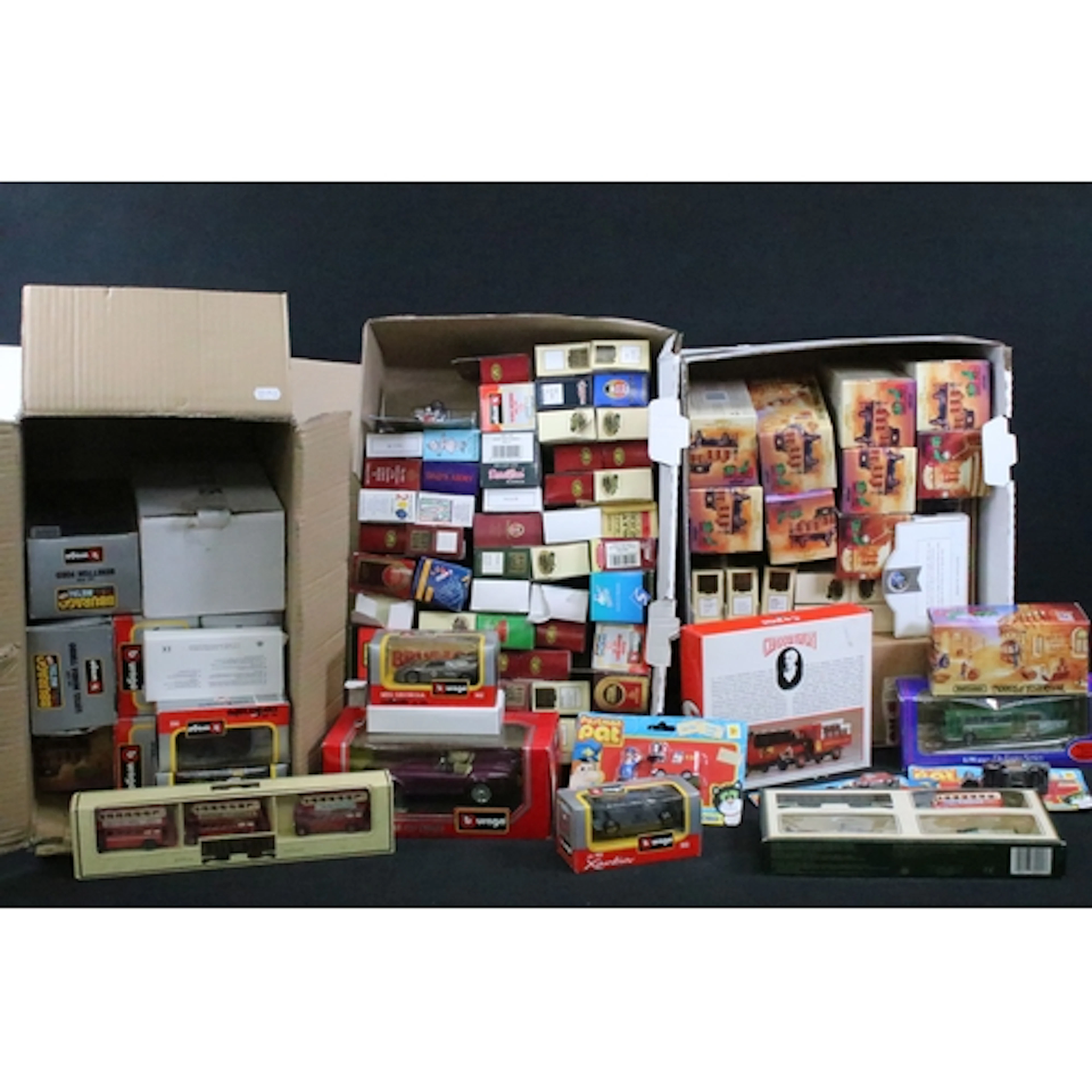 Around 100 boxed diecast models to include EFE Exclusive Fir...