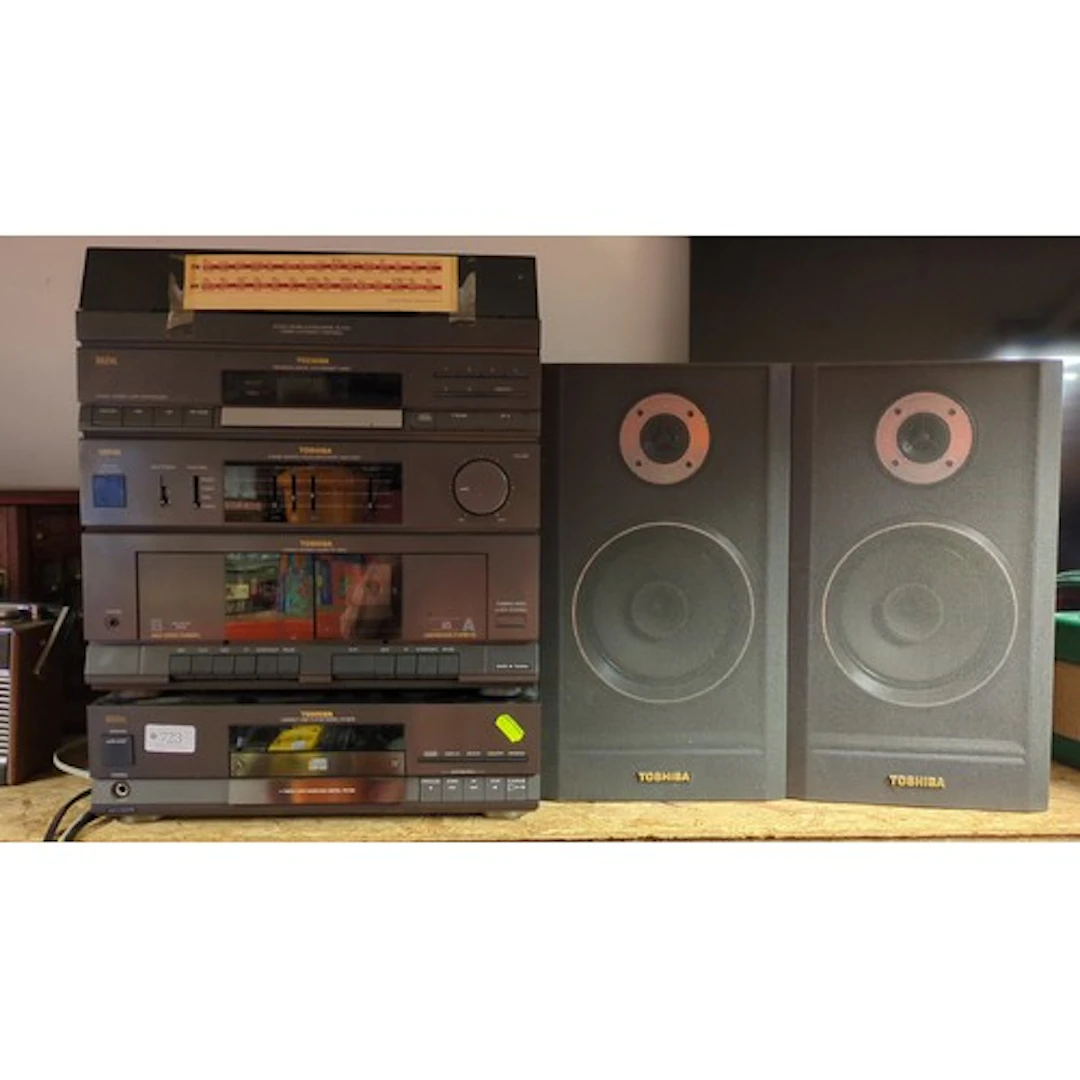 Toshiba component stereo system comprising an automatic turn...