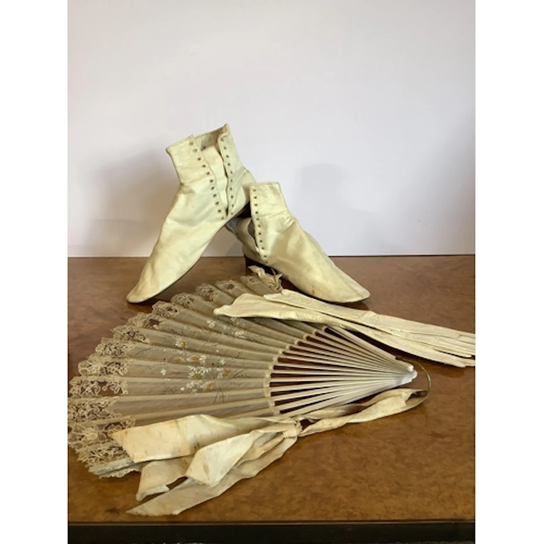 A pair of Victorian ladies 1880-1890 soft cream kid leather ...