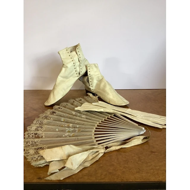 A pair of Victorian ladies 1880-1890 soft cream kid leather ...