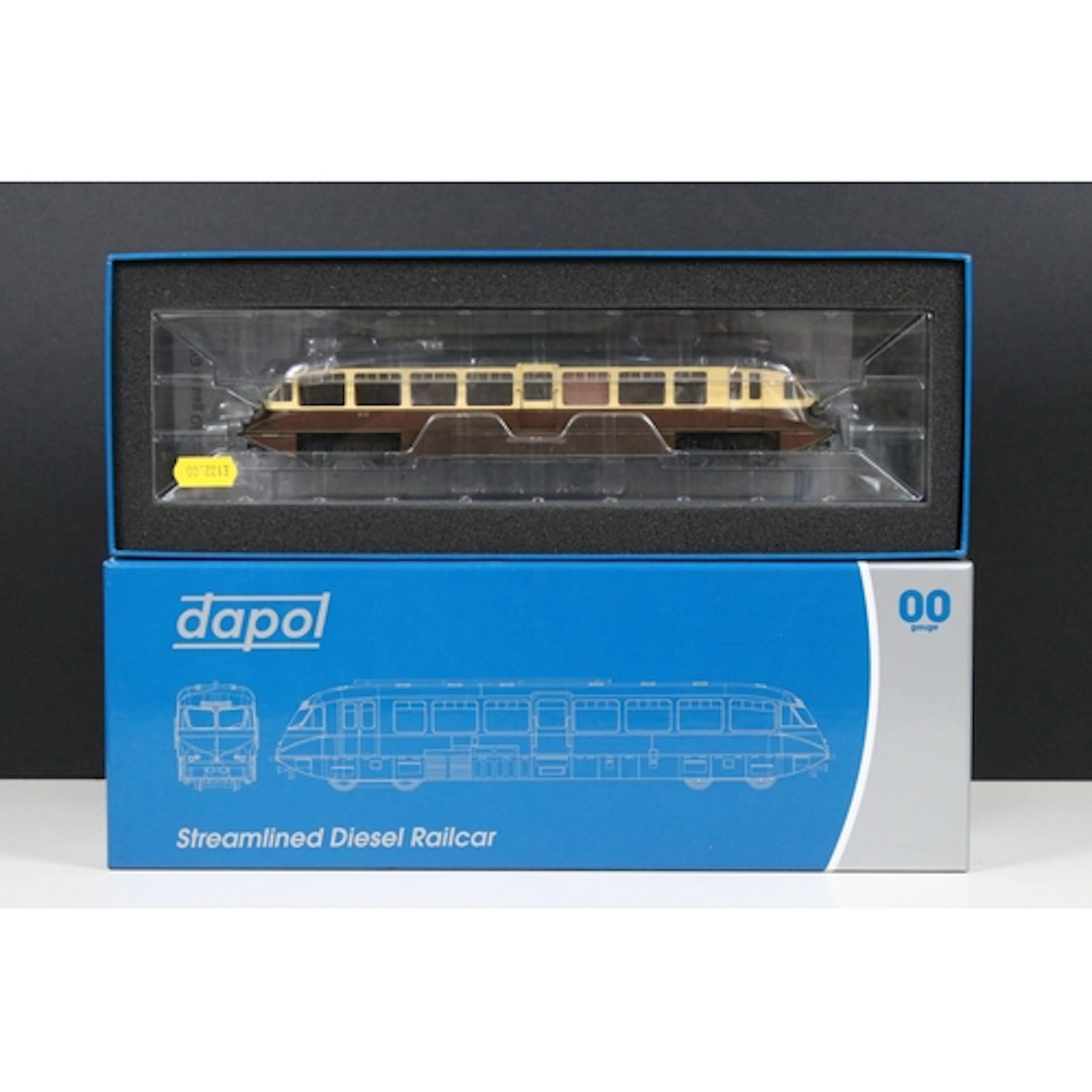 Boxed Dapol OO gauge 4D-011-002 Streamlined Railcar W10 BR L...