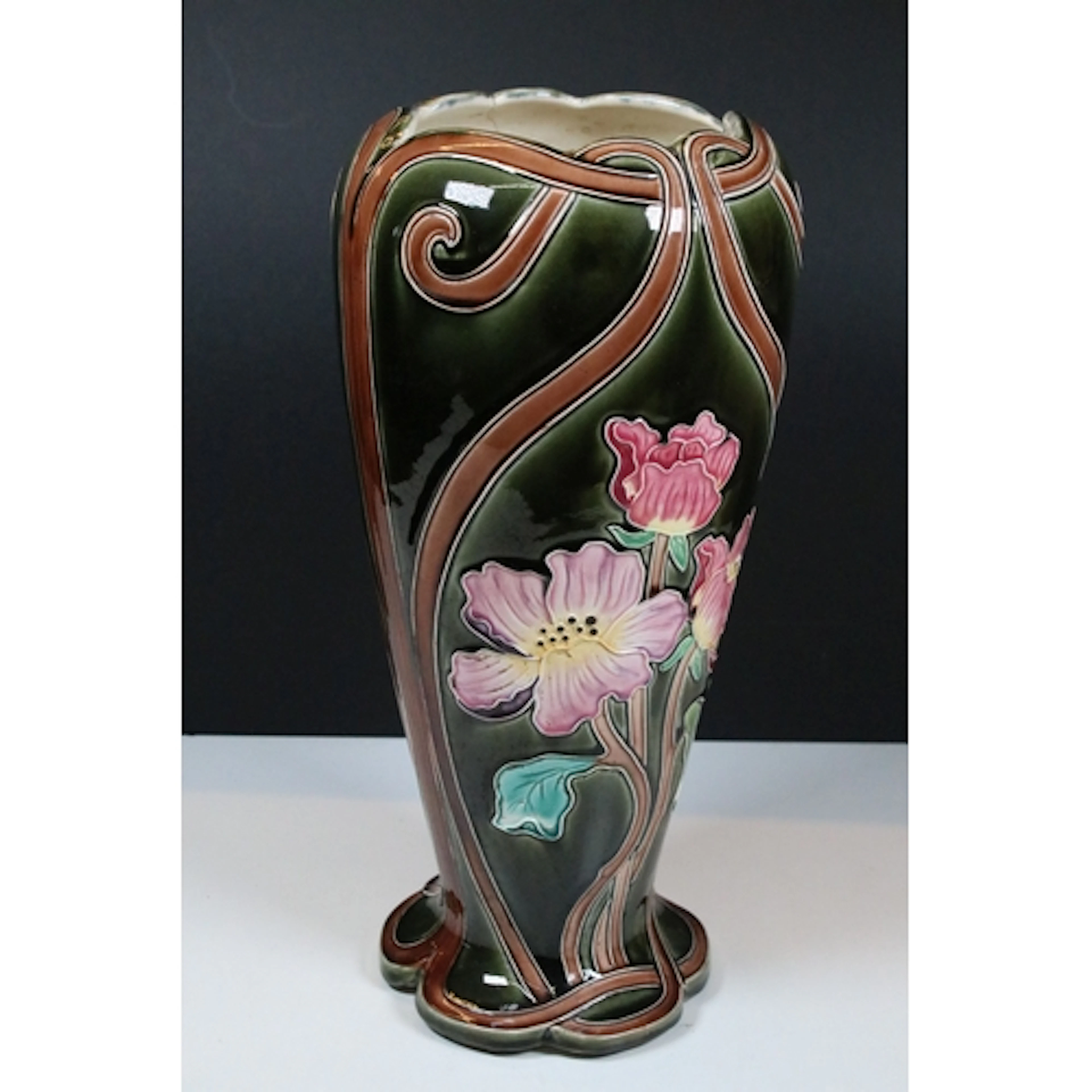 Gustave De Bruyn tube-line decorated Art Nouveau vase, decor...