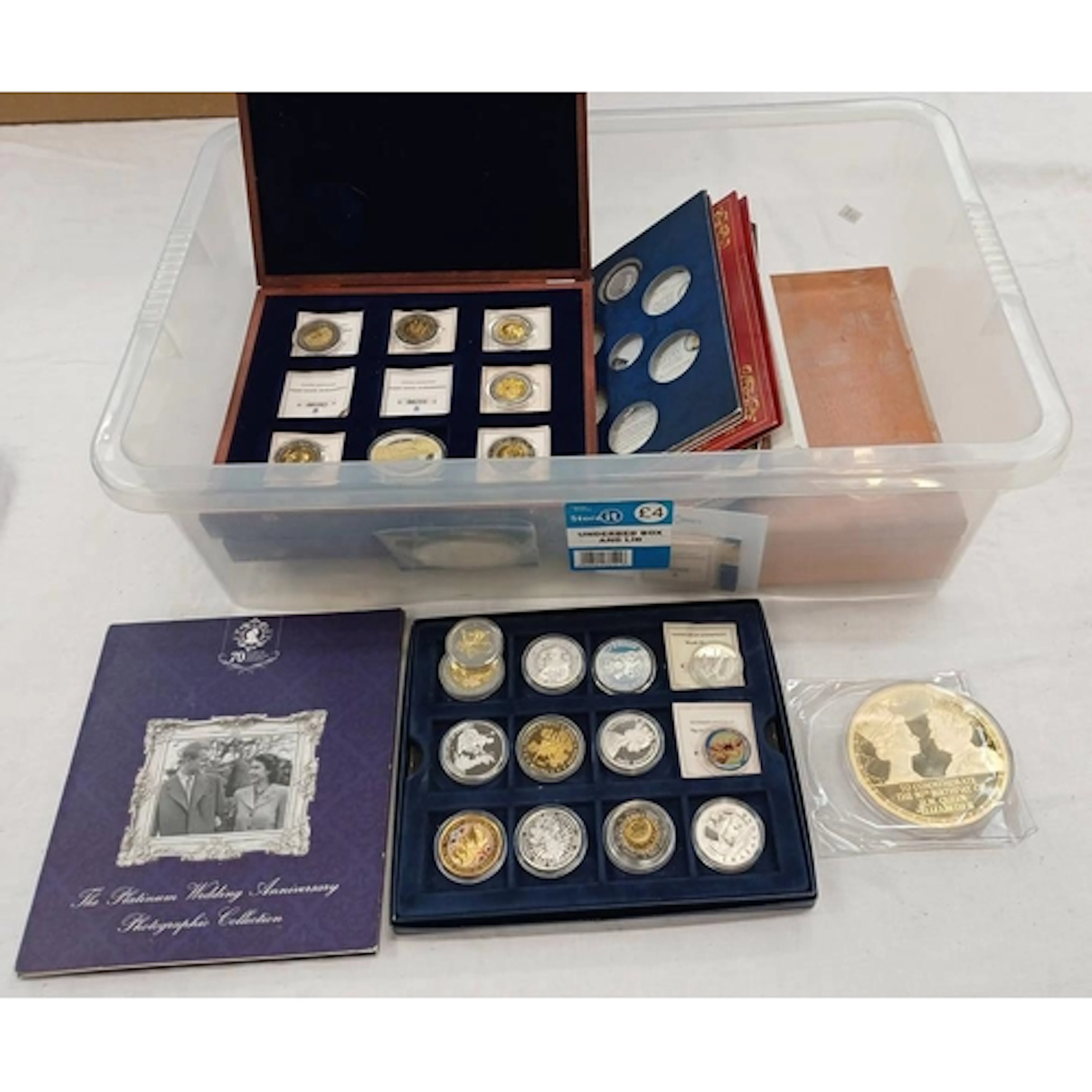 GOOD SELECTION OF SILVER & GOLD PLATED COMMEMORATIVE COINS &...
