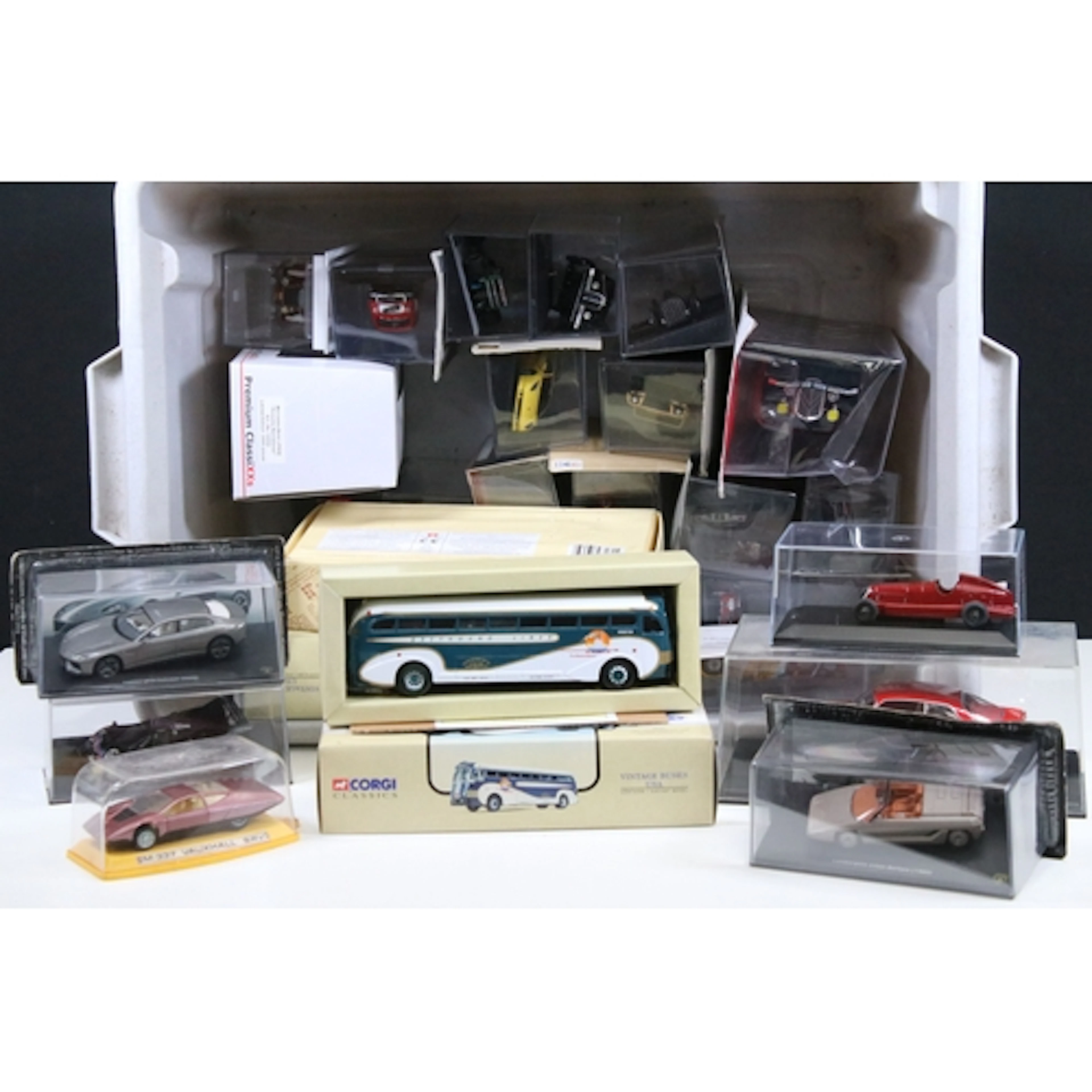 31 Boxed / cased diecast models to include Premium Classixxs...