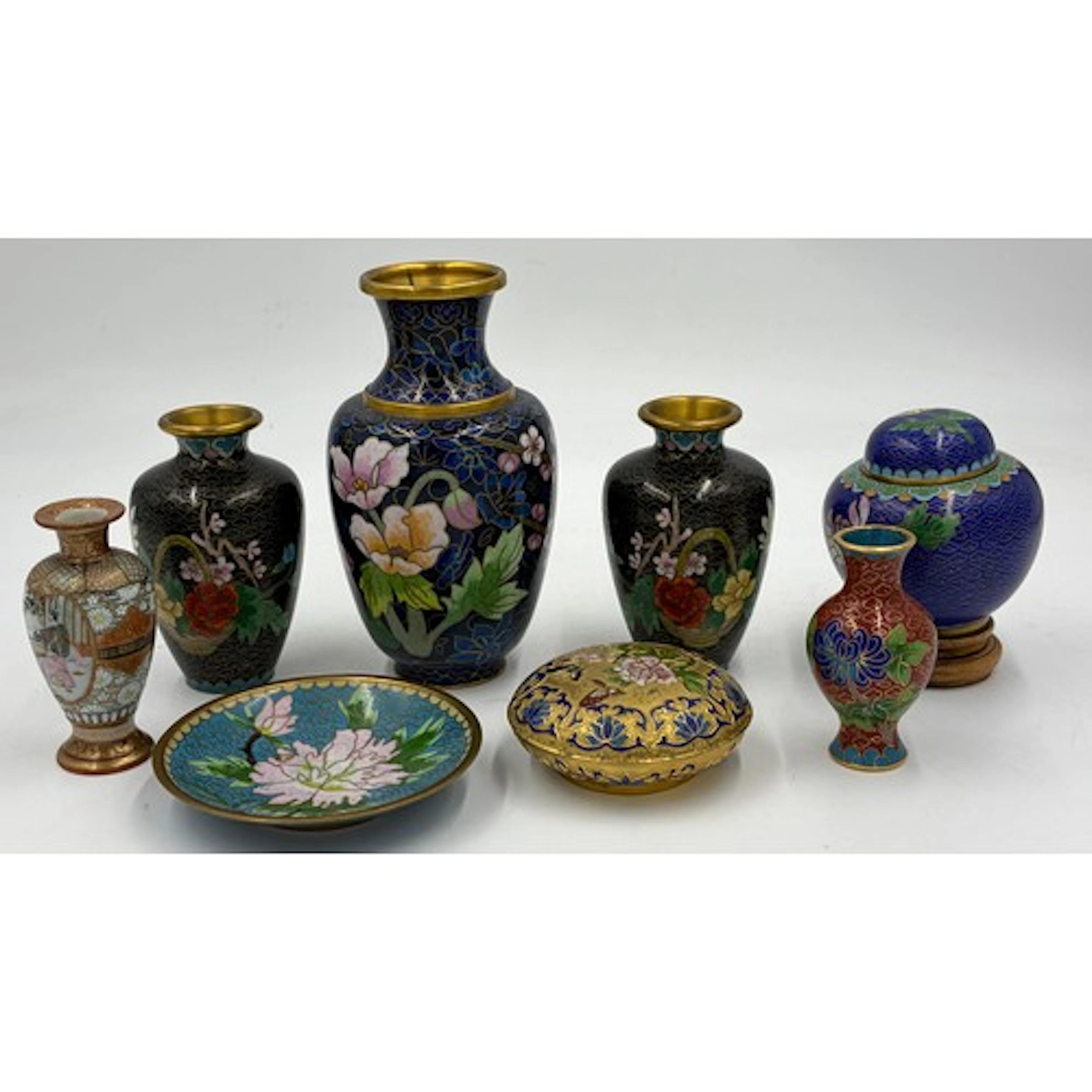 Collection of cloisonné to include pair of vases 11cm h, vas...