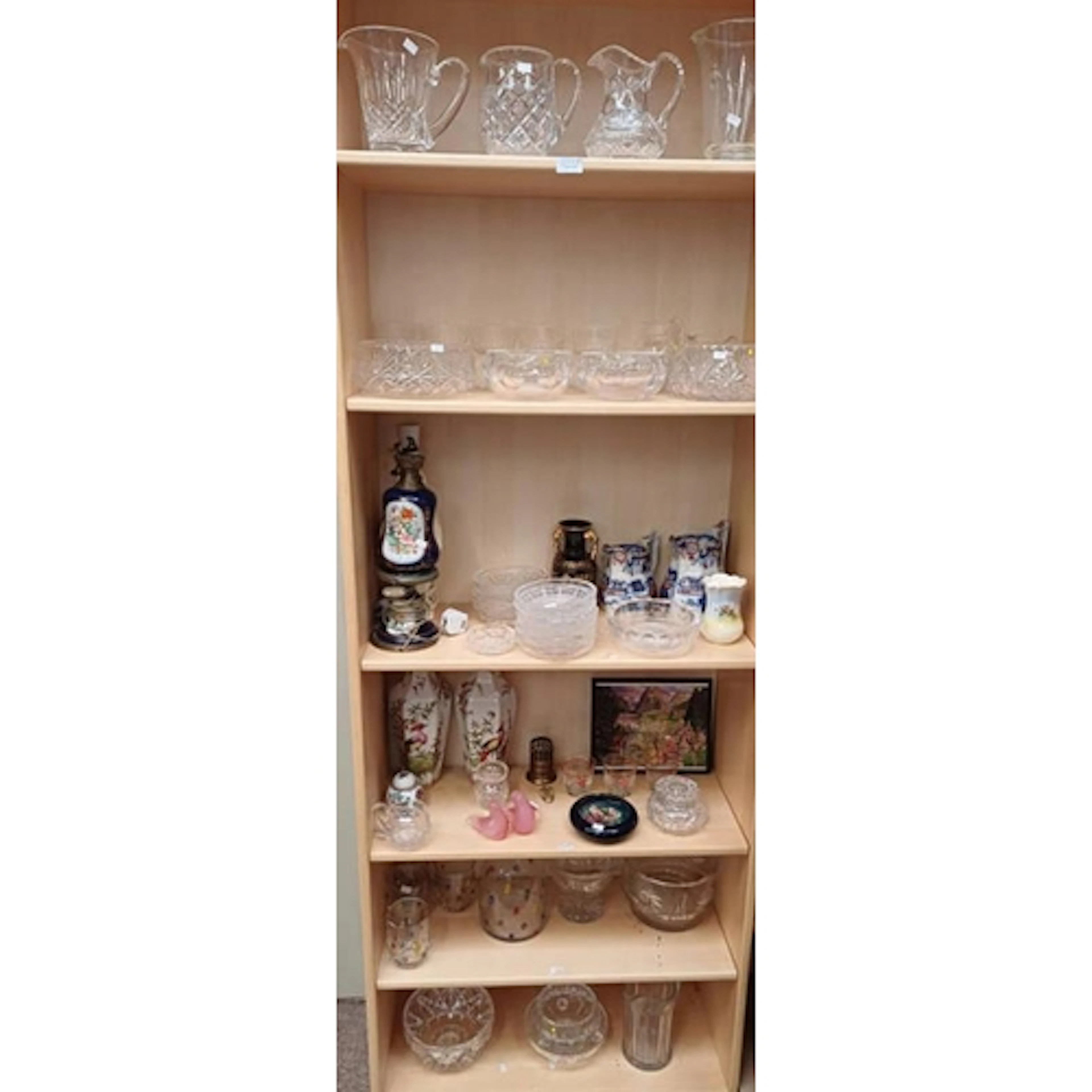 SELECTION OF VARIOUS ITEMS INCLUDING MOORCROFT DISH, CRYSTAL...