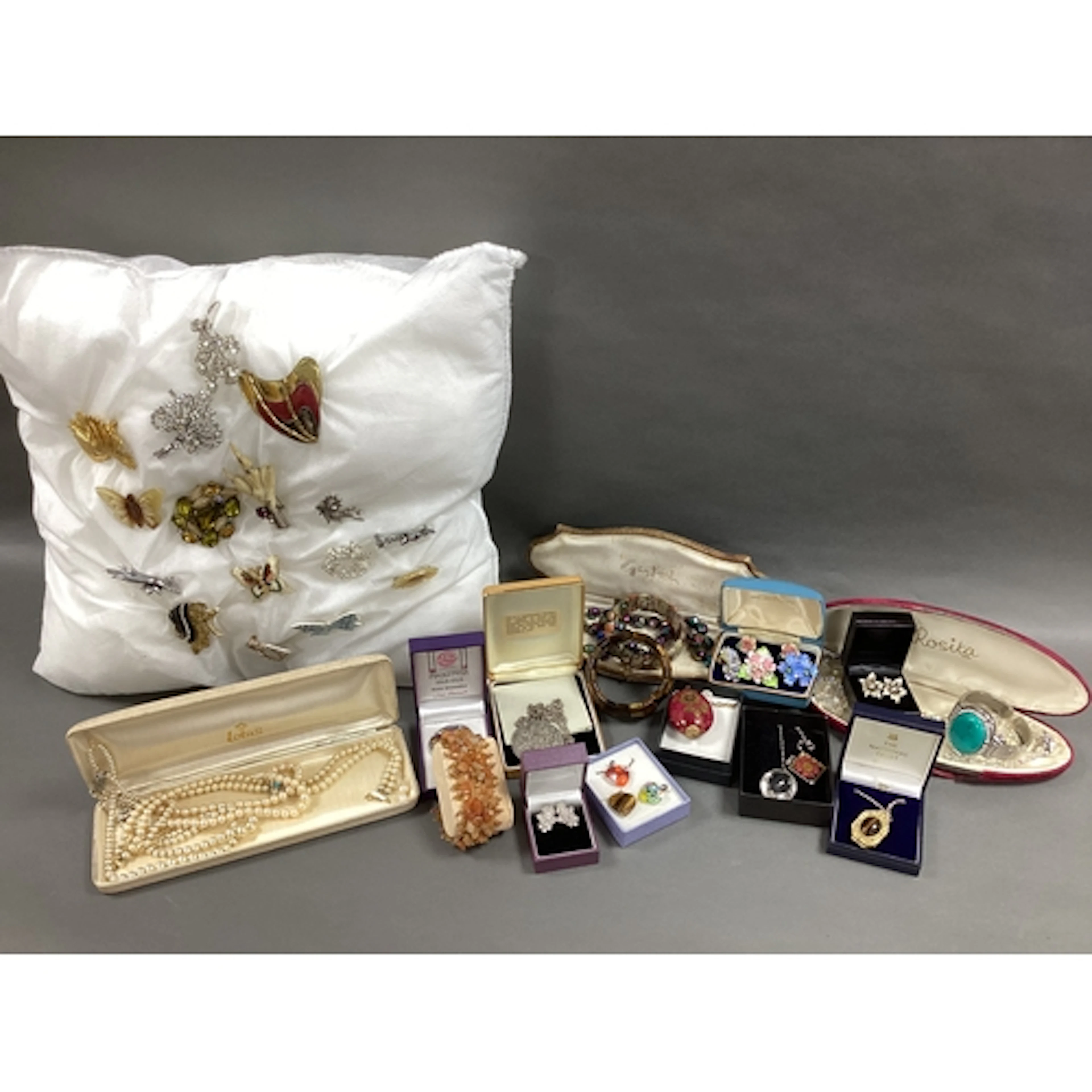 A Collection of Vintage and Later Costume Jewellery, includi...