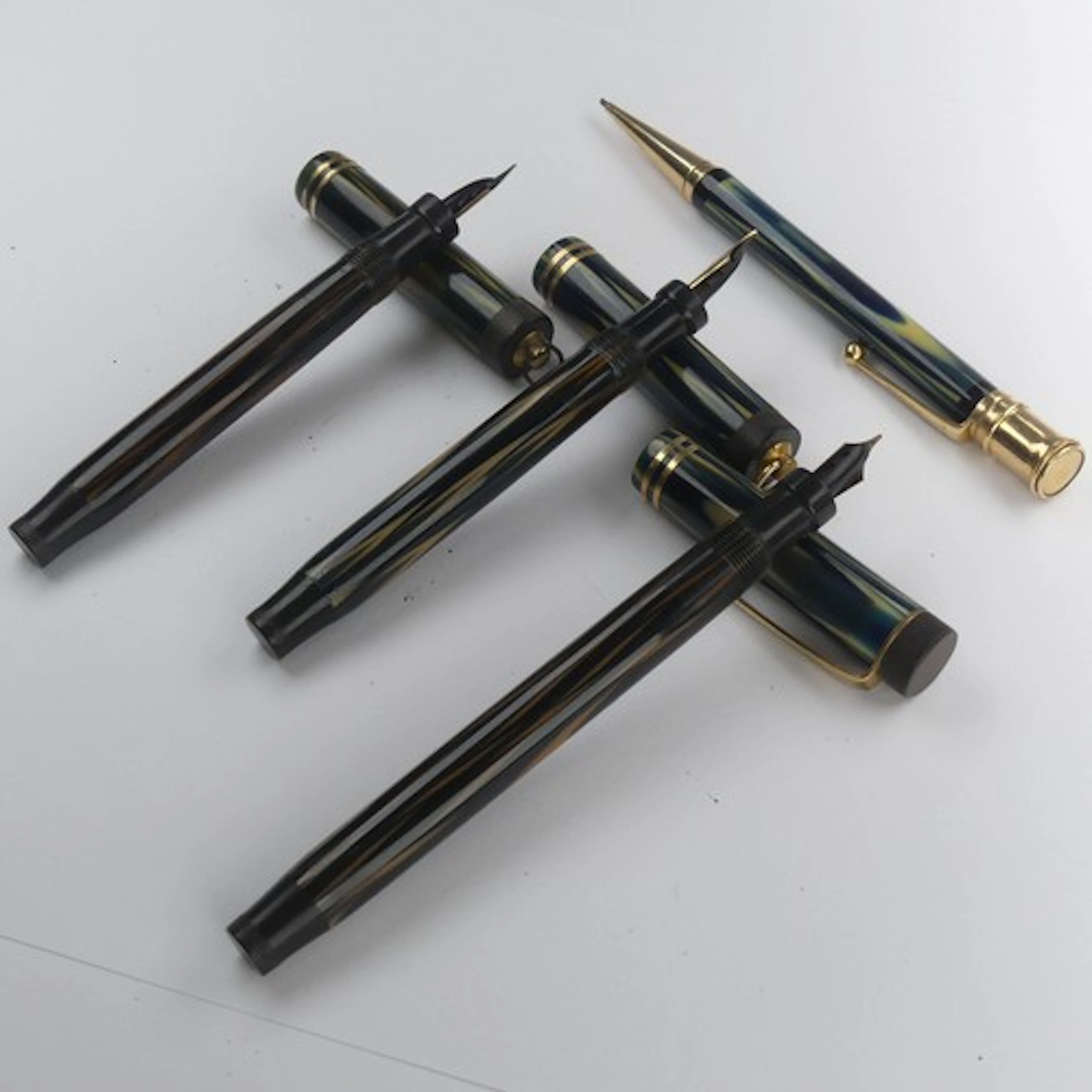 A Parker Duofold Lucky Curve Fountain Pen, in marbled 'True ...