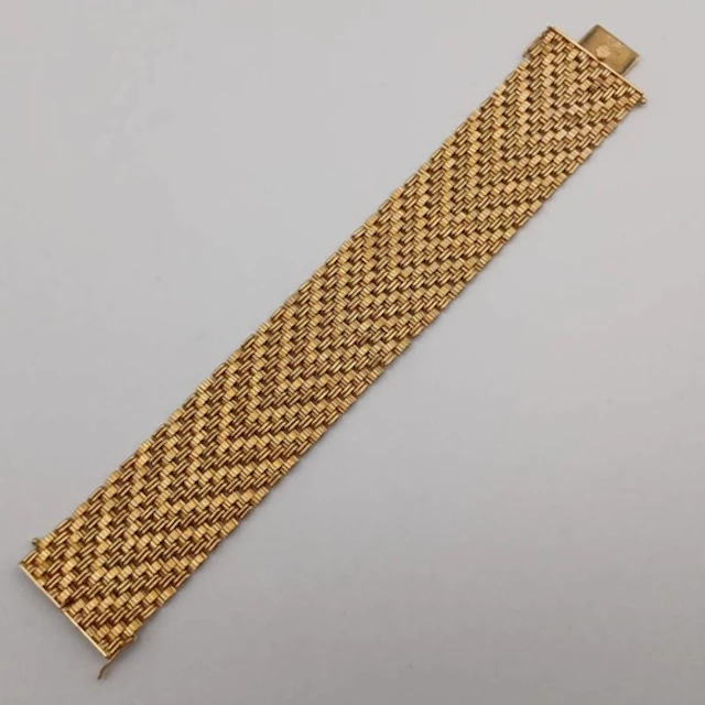18K GOLD TEXTURED LINK BRACELET - 75.8 G, 19 CM