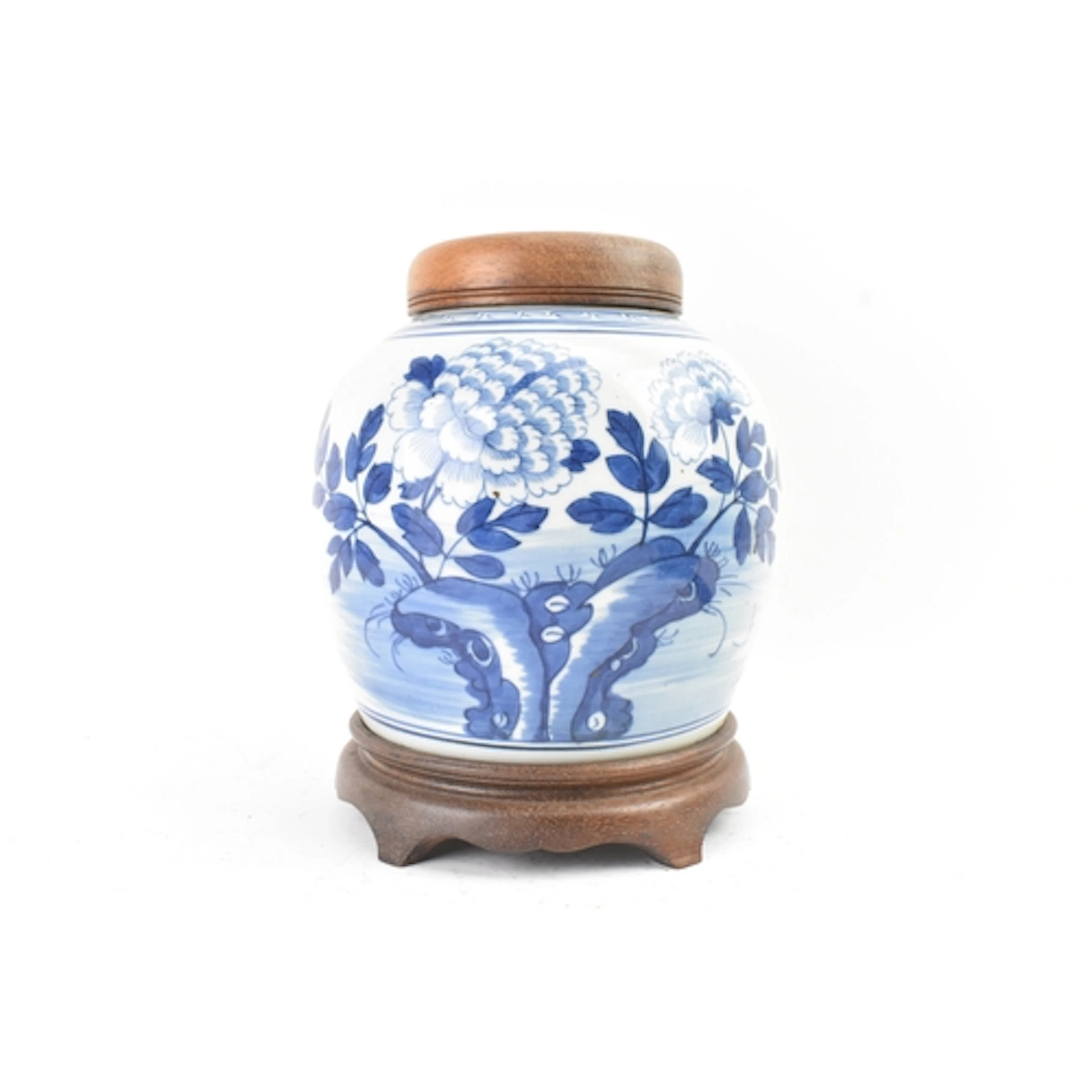 A Chinese blue and white ginger jar, 20th century, decorated...