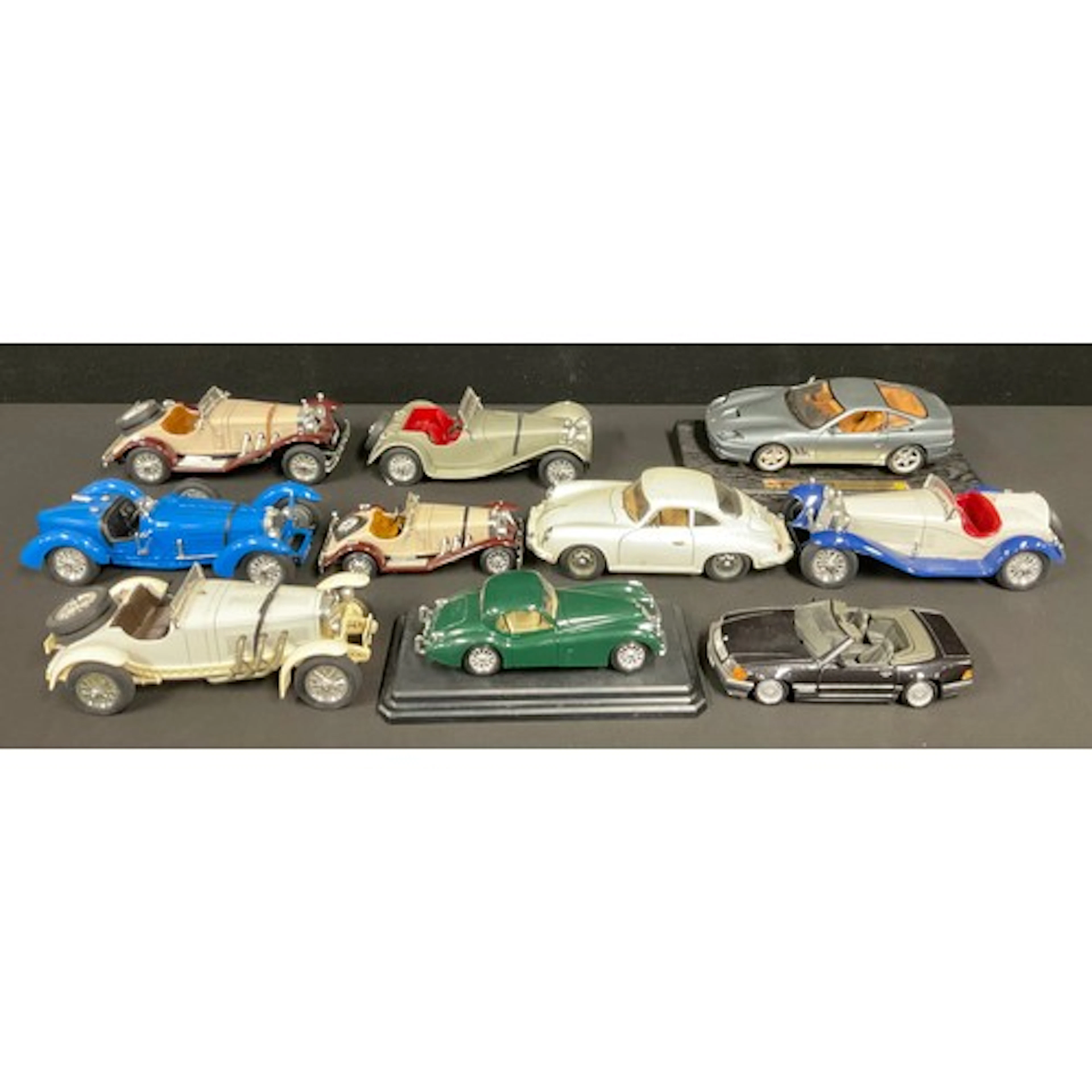 Various die cast model cars including a Maistro Ferrari 550 ...