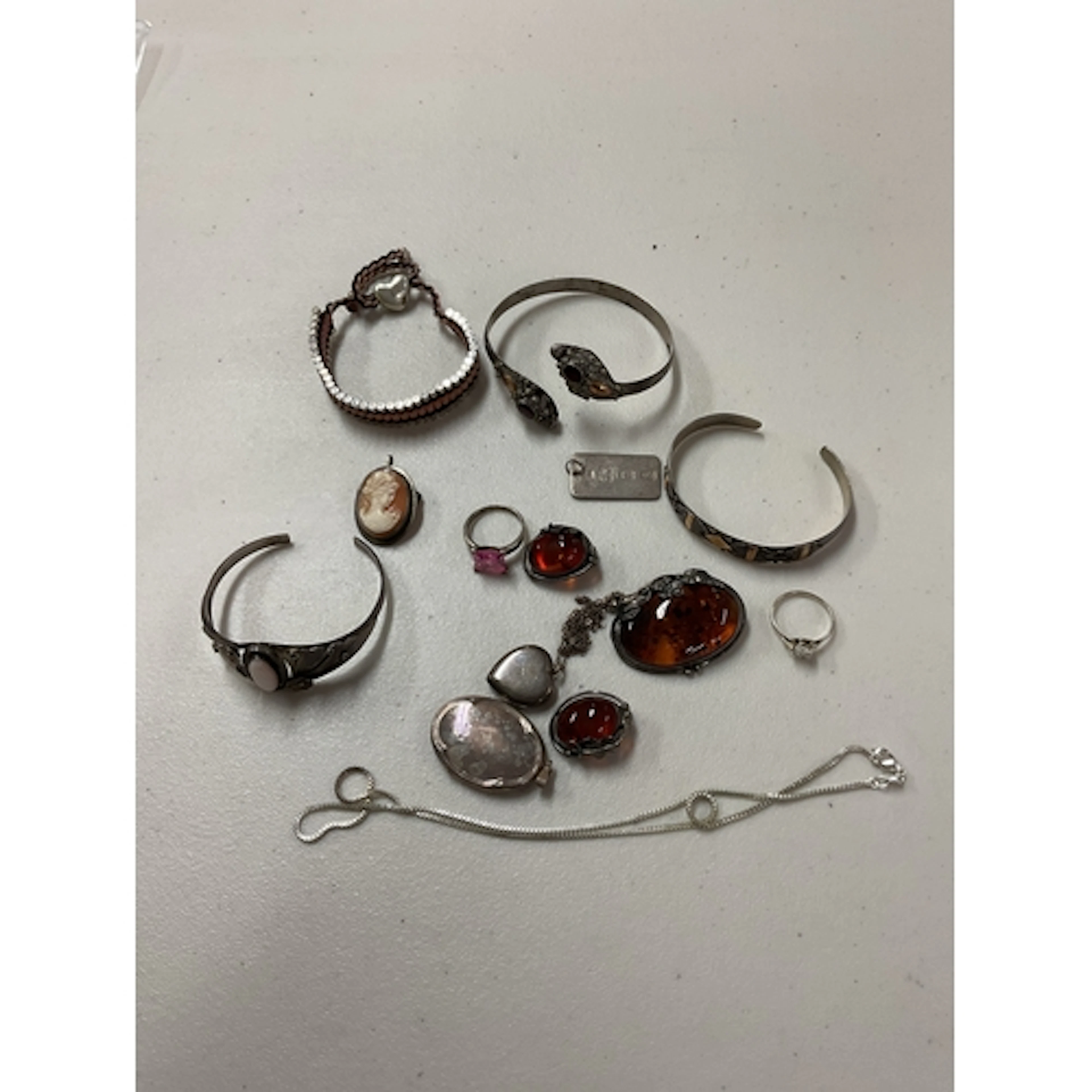 Qty silver jewellery to inc Amber, bracelets, Links of Londo...