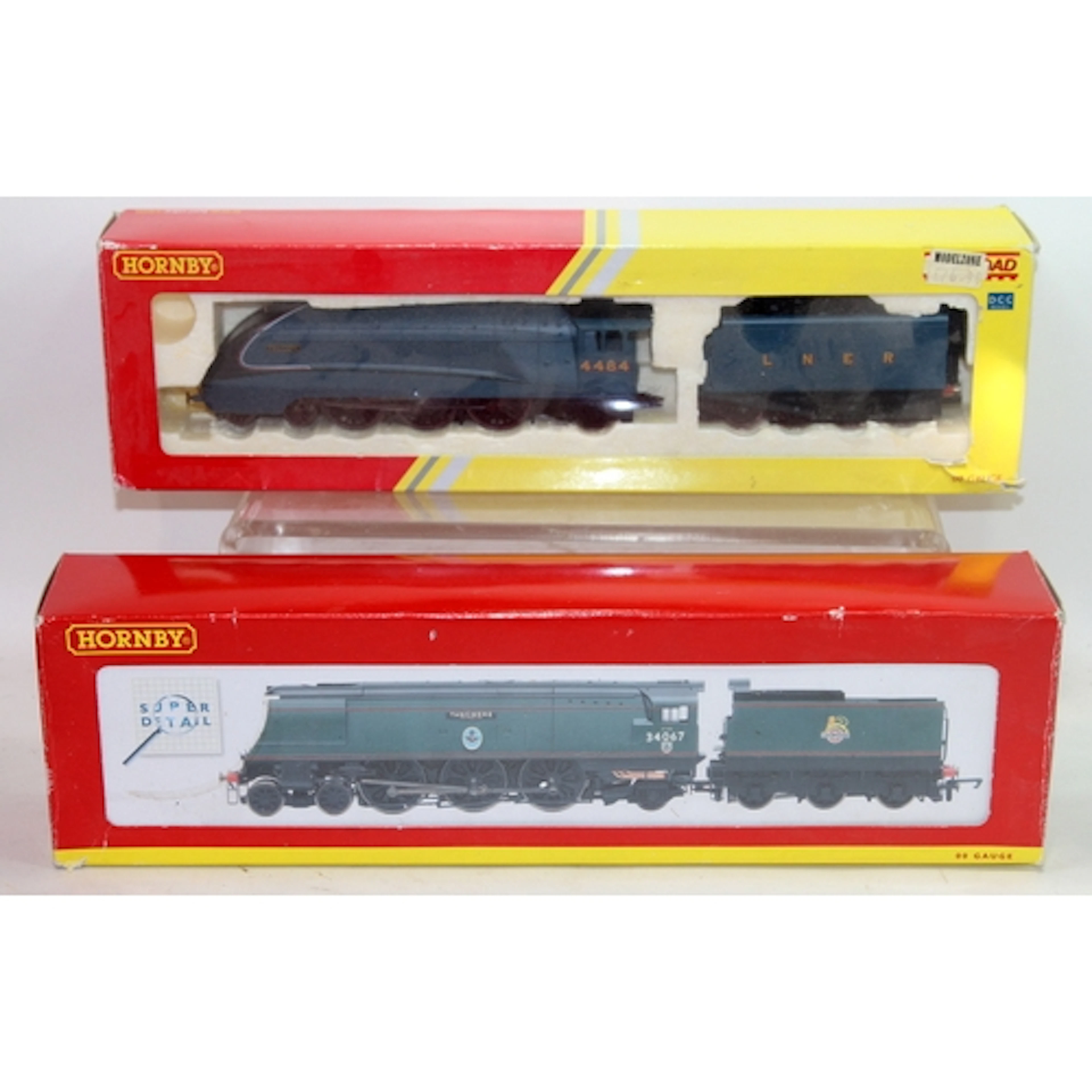 Hornby OO Gauge locomotives: LNER Class A4 Falcon ref:R2779 ...