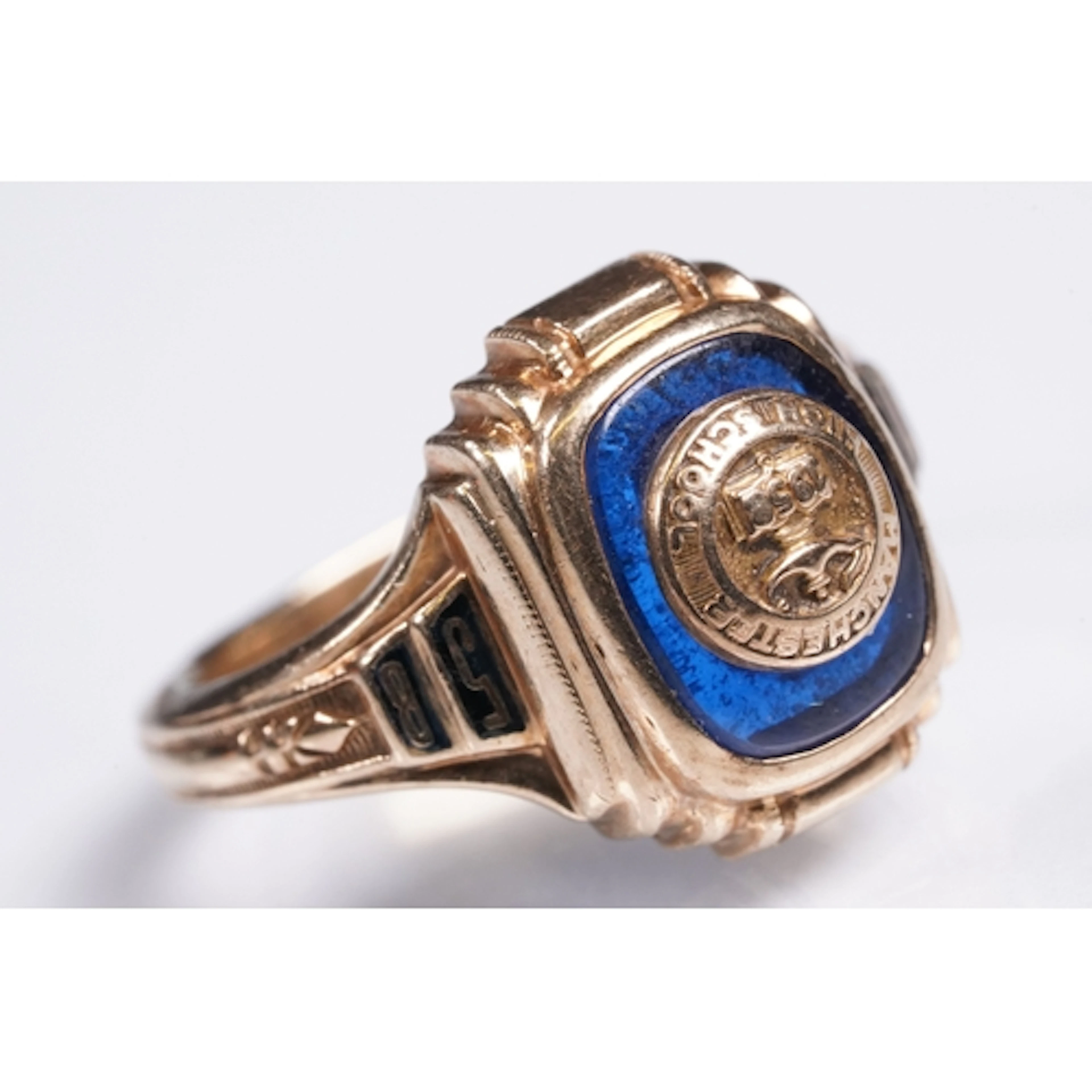 9ct gold American 1950s college / class ring for Manchester ...