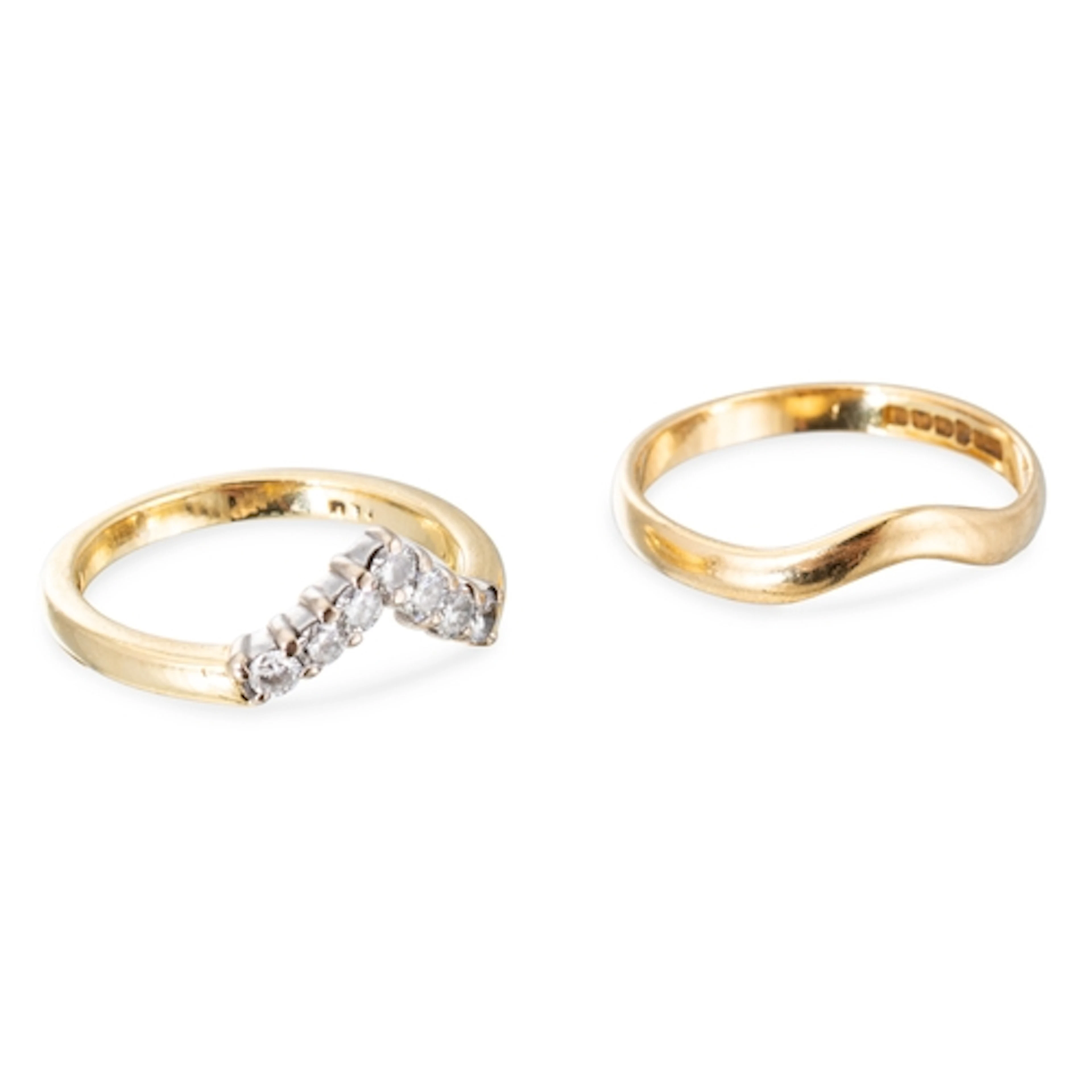 A DIAMOND SET WISHBONE SET BAND RING, the round cut diamonds...