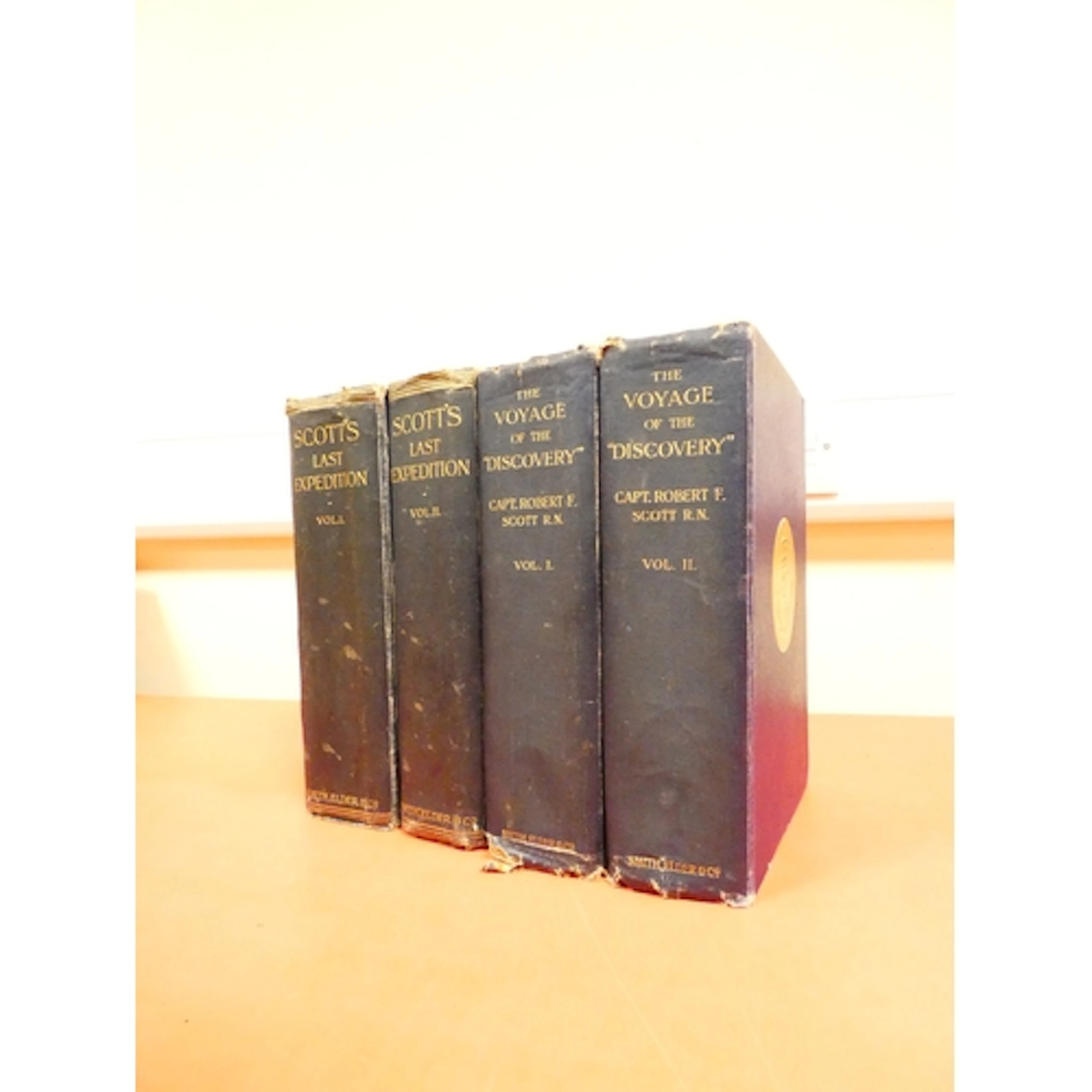 SCOTT ROBERT F. The Voyage of the Discovery, 2 vo...