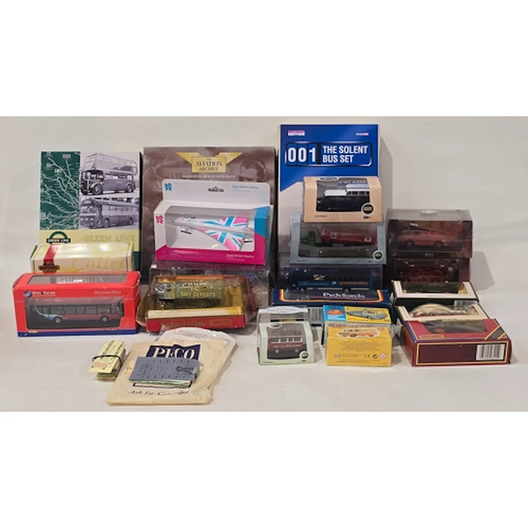 A collection of mixed boxed die cast to include Matchbox, Ll...
