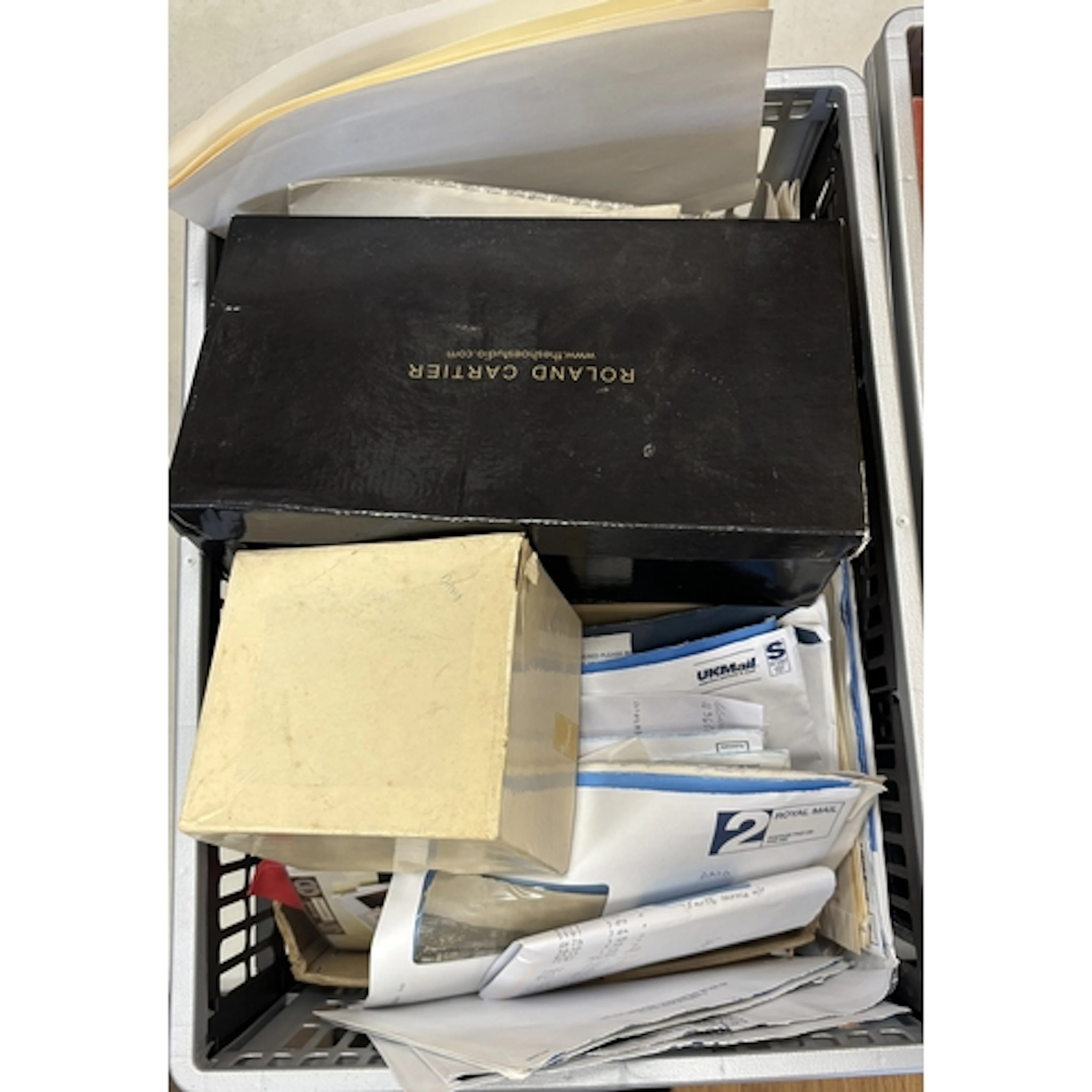 Coln. of vintage cards in shoeboxes and loose, with artist d...