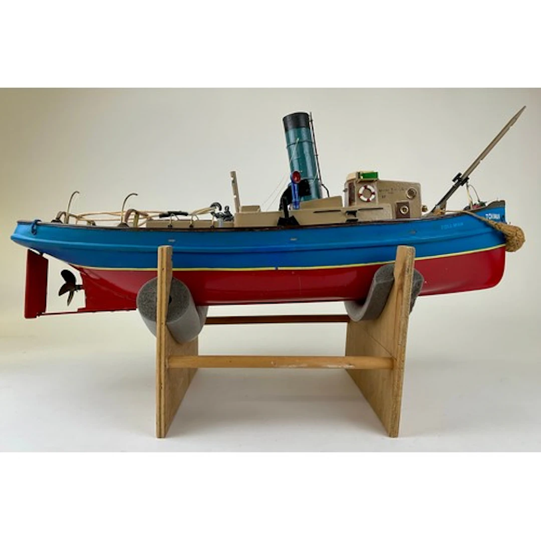 Maritime Models -A large radio control model boat or pond ya...