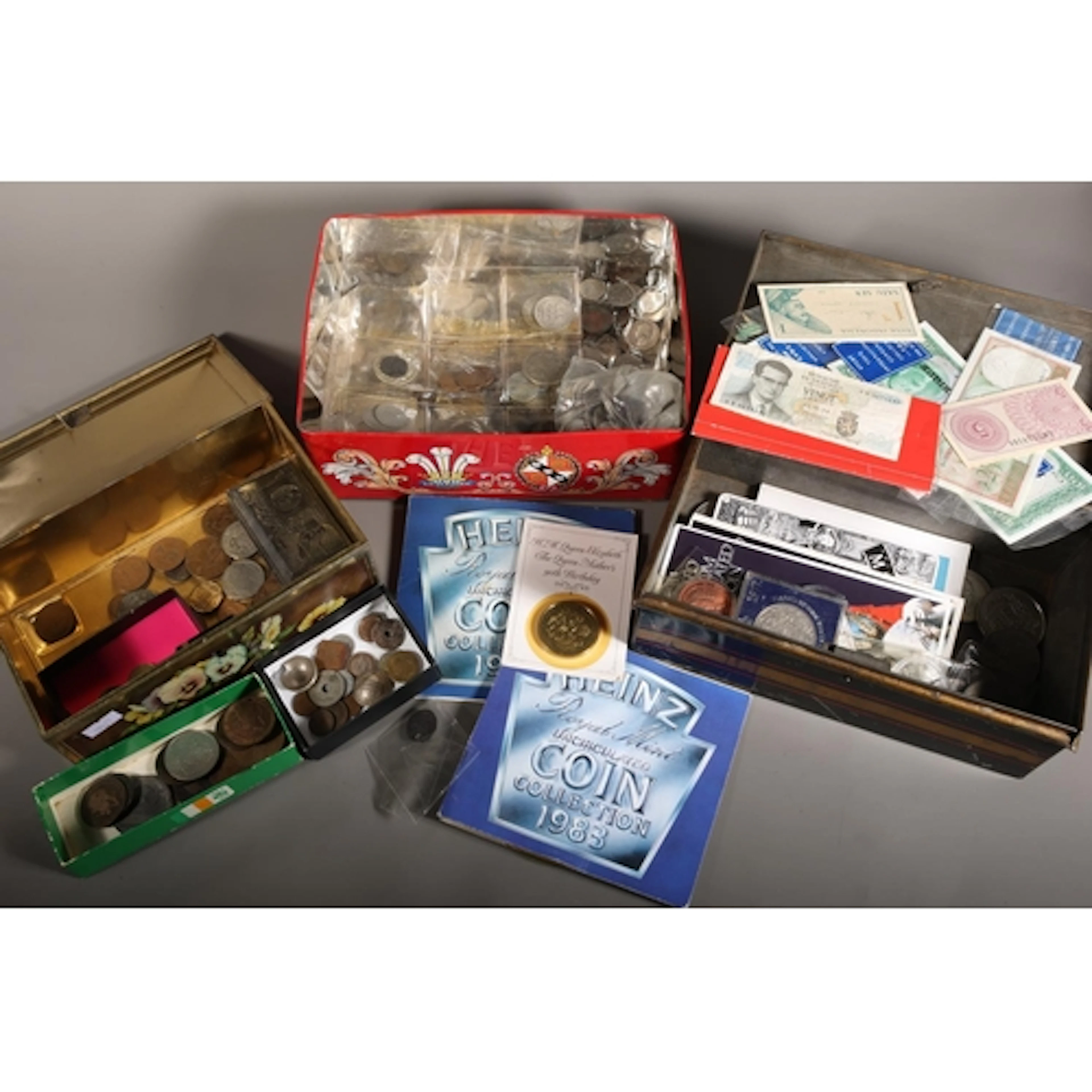 Large coin collection to include a Roman ae coin (holed), AZ...