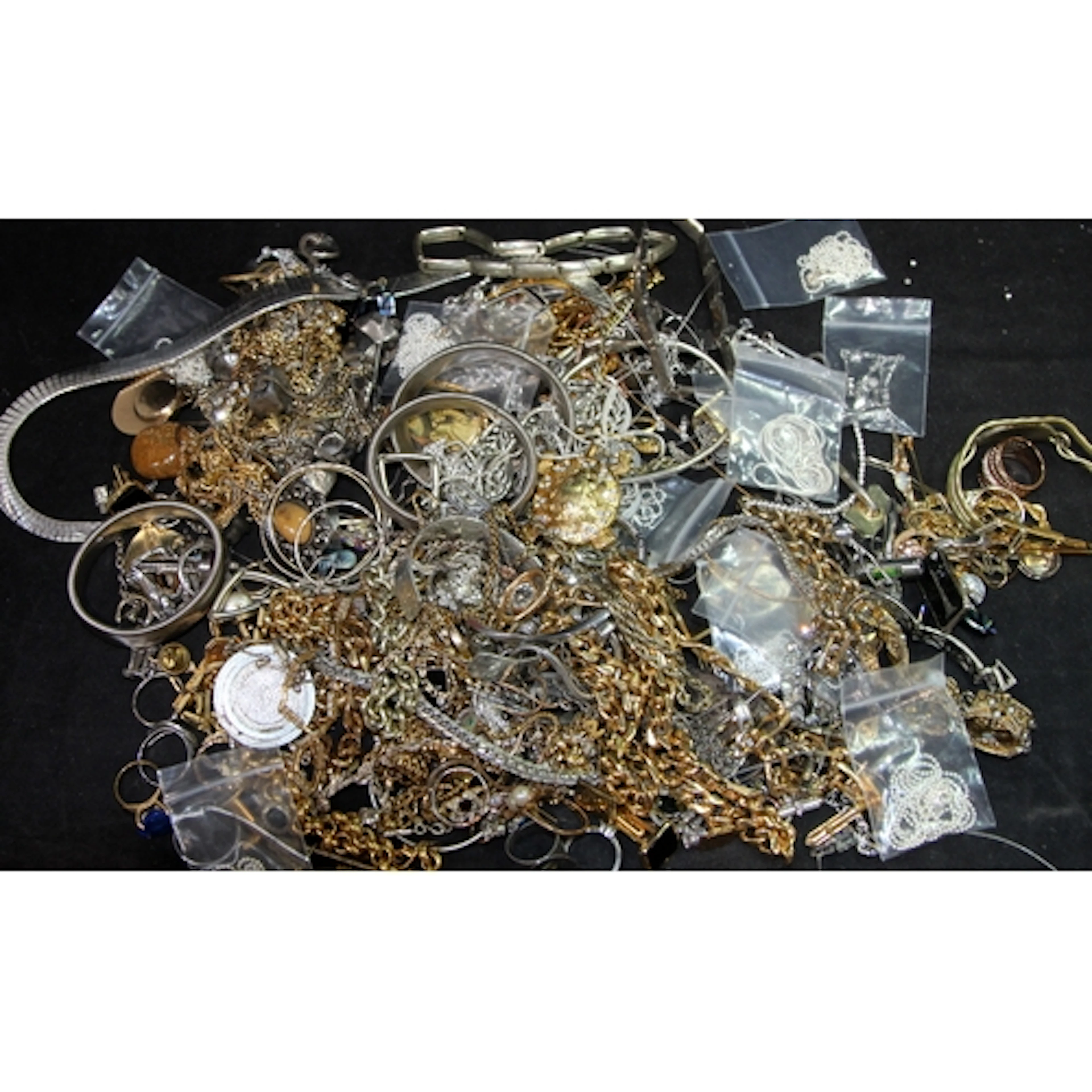 A bag of costume jewellery