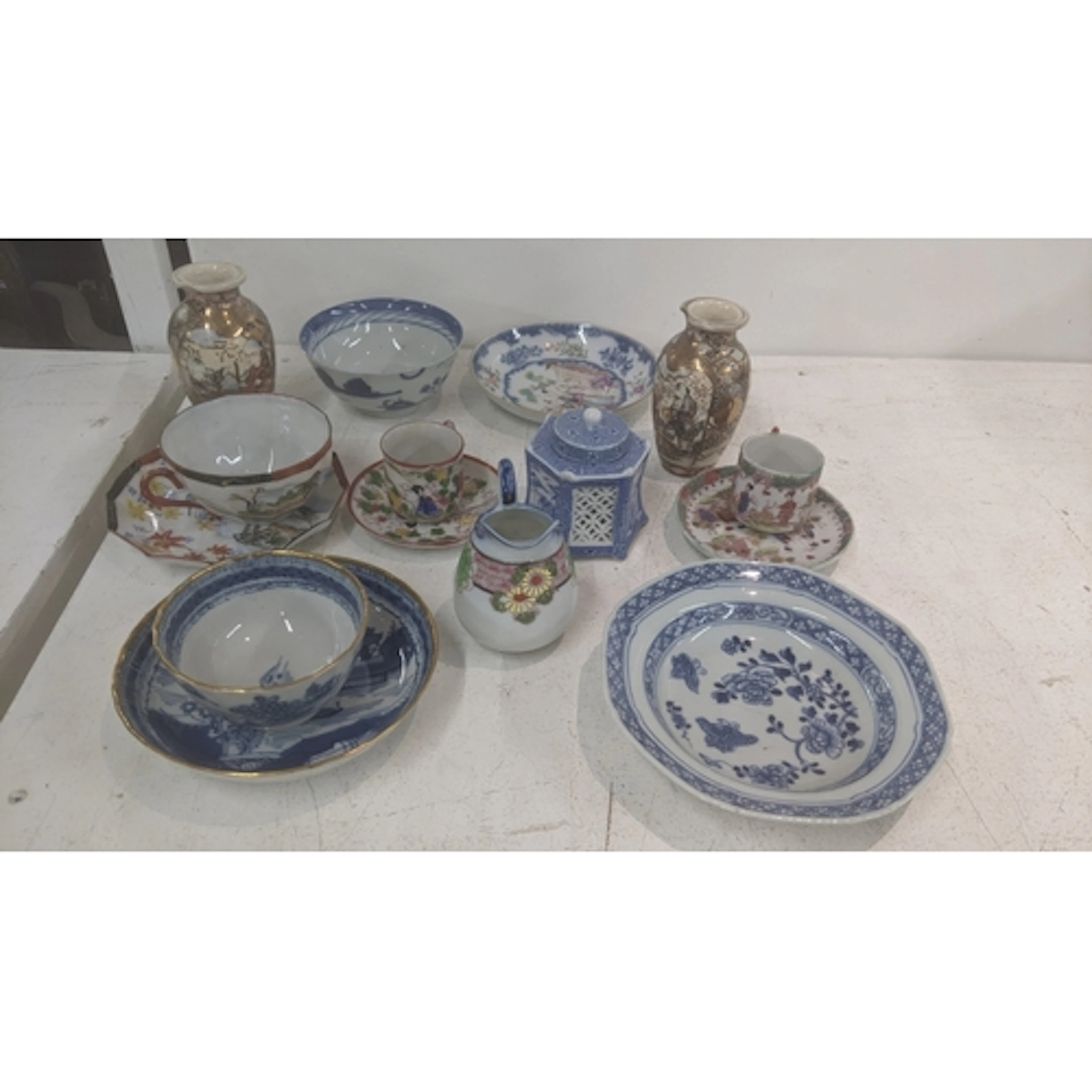 18th century and later Asian ceramics to include a Qianlong ...