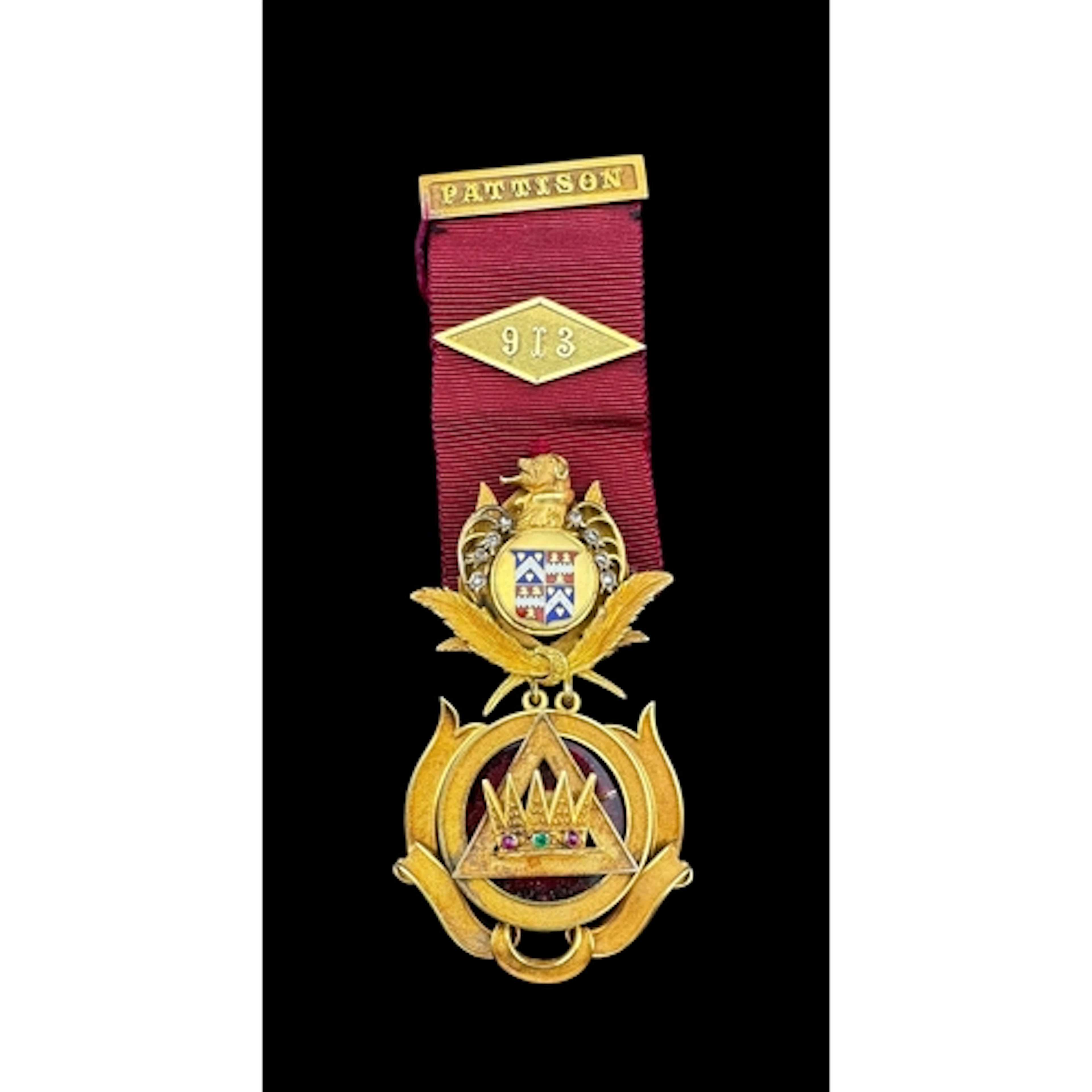 Masonic Memorabilia: an 18ct yellow gold Masonic Royal Arch ...